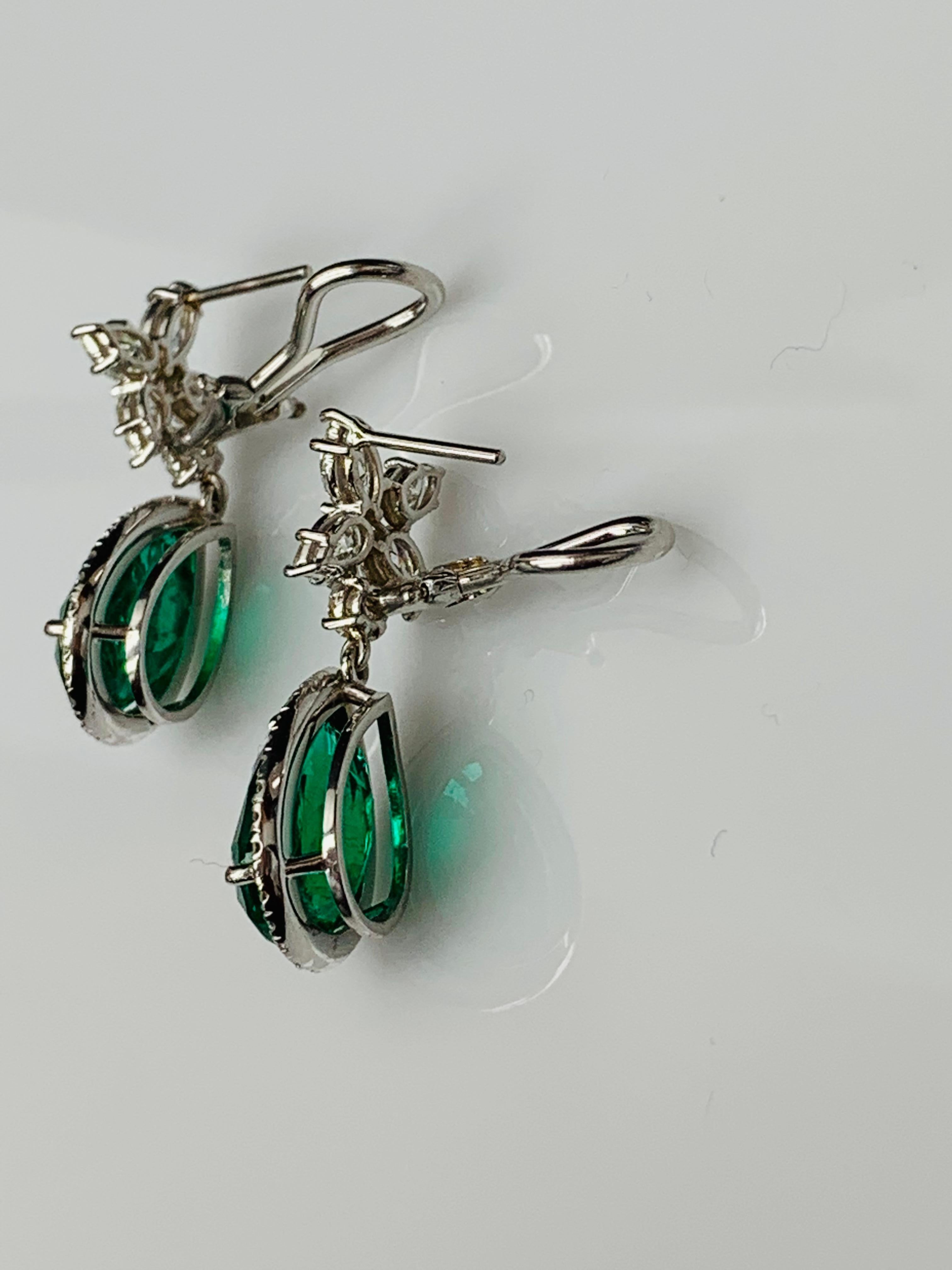 8.92 Carat of Pear Shape Emerald and Diamond Drop Earrings in 18K White Gold For Sale 1