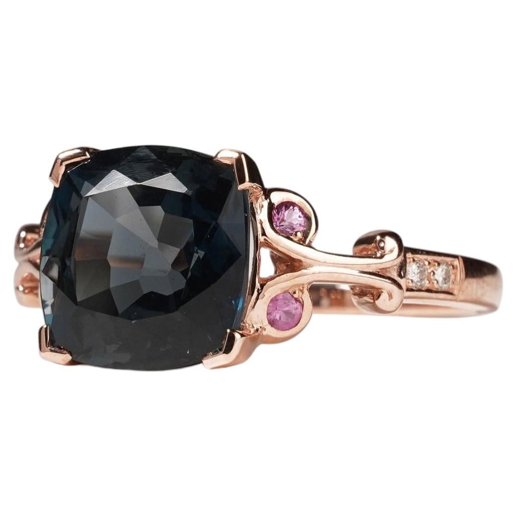 Anello in oro rosa 9 carati con topazio blu di Londra da 8,92 carati, zaffiro rosa e diamanti, misura T / 9,5