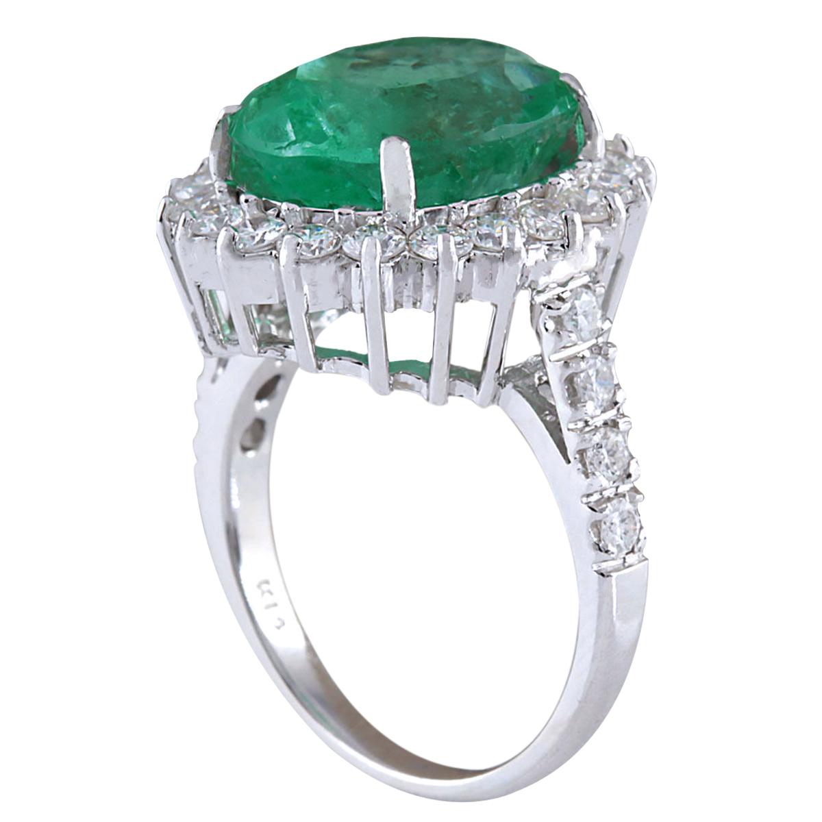 Modern Exquisite Natural Emerald Diamond Ring In 14 Karat White Gold  For Sale
