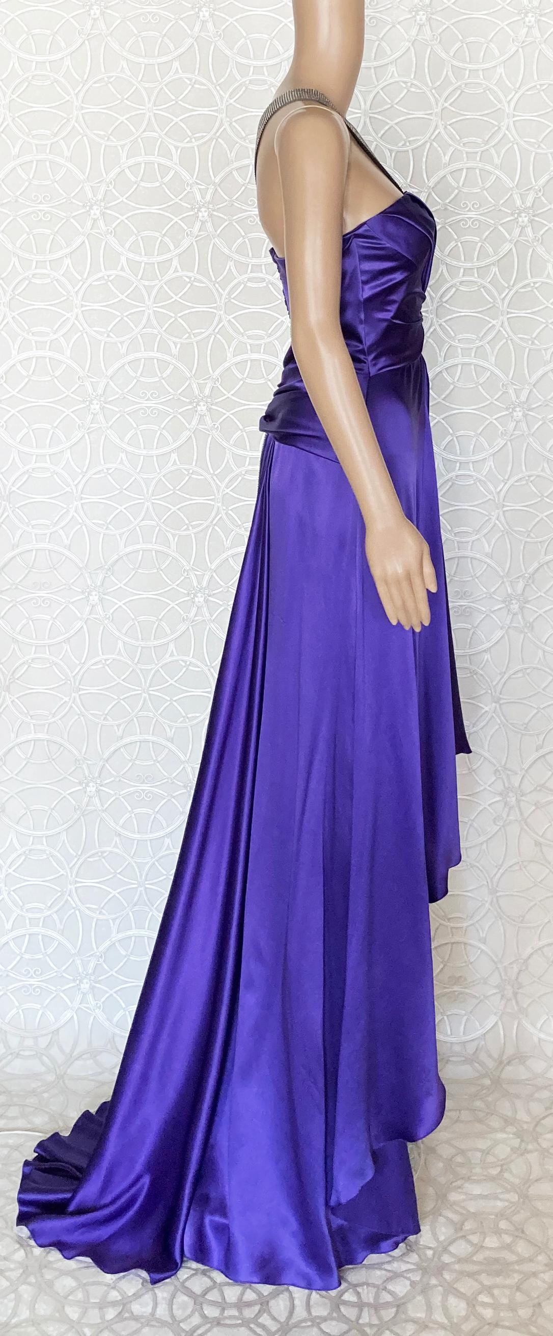 Versace - Robe longue 100 % soie, ornée de cristaux violets, 38 - 2, état neuf, 8 935 $ en vente 6