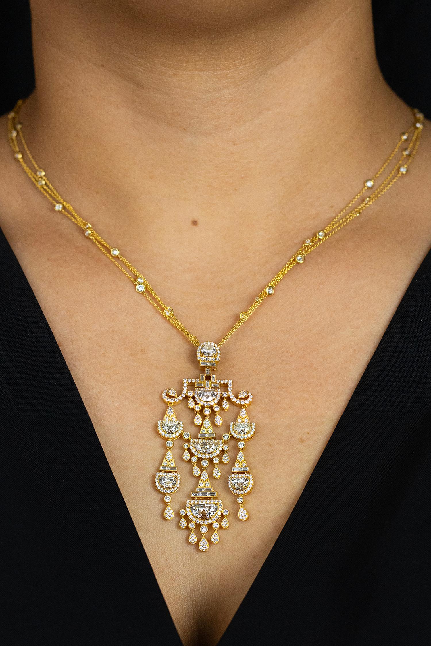 Roman Malakov Diamonds, collana con pendente a lampadario con diamanti a taglio misto, 8,94 carati totali In condizioni Nuovo in vendita a New York, NY