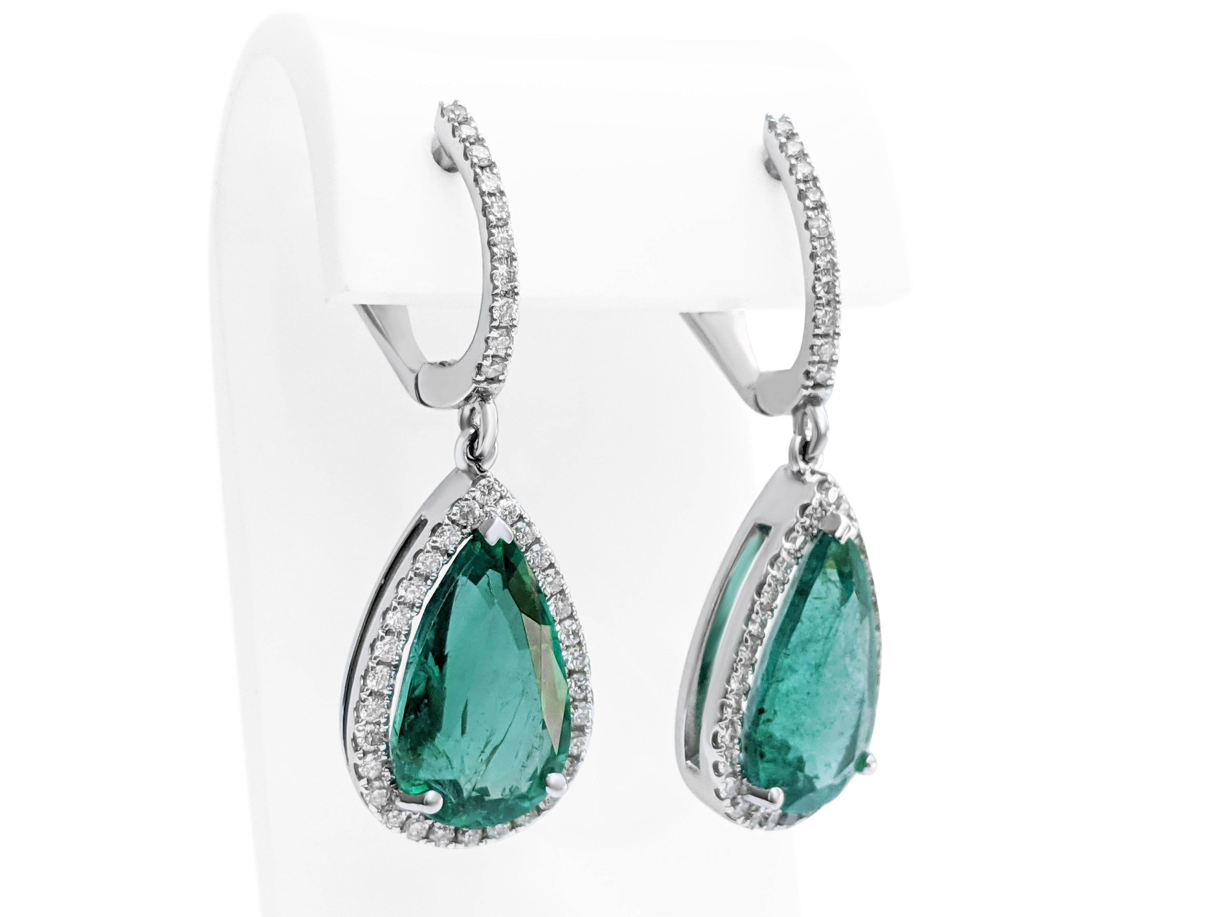 Women's 8.95 Carat Emerald and 0.75 Ct Diamonds, 18 Kt. White Gold, Earrings