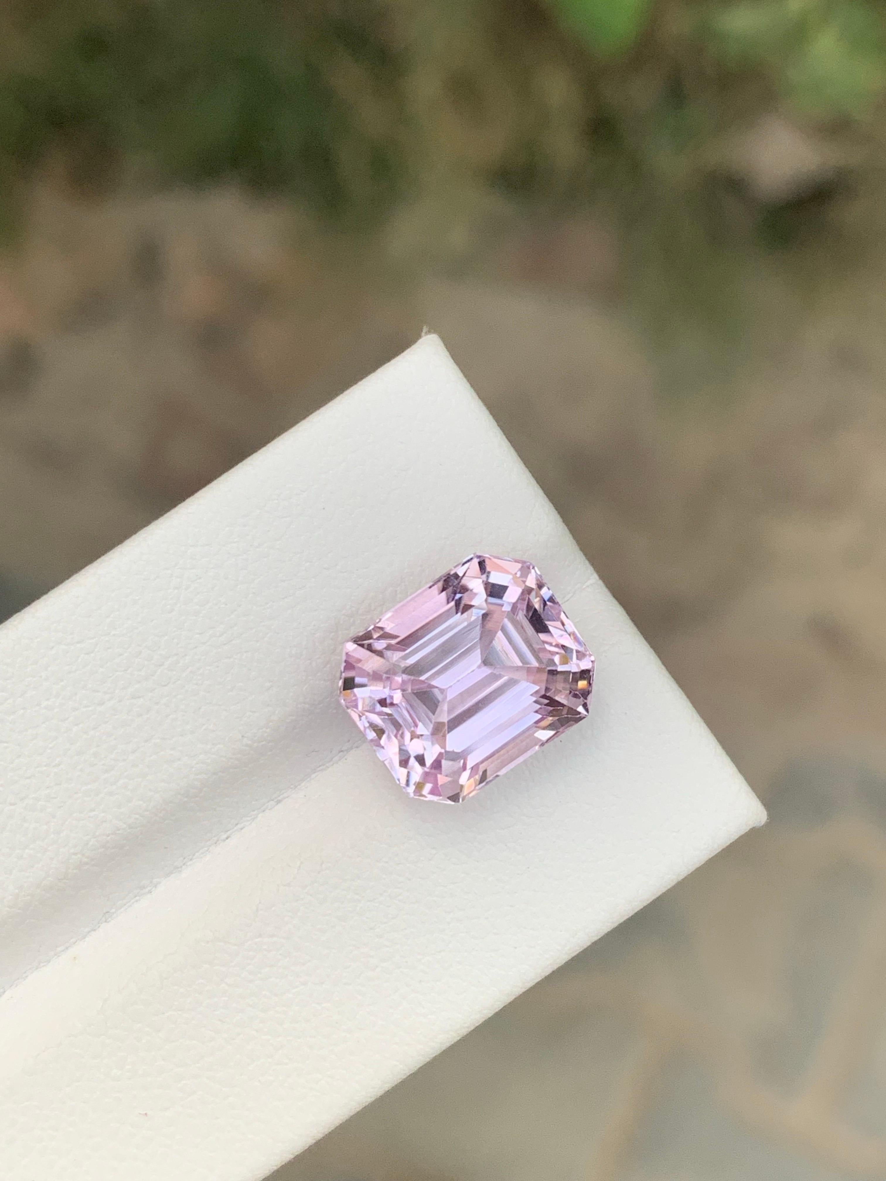 8.95 Carat Natural Loose Kunzite Octagon Shape Gemstone From Afghanistan (Kunzite en vrac en forme d'octogone en Afghanistan) en vente 5