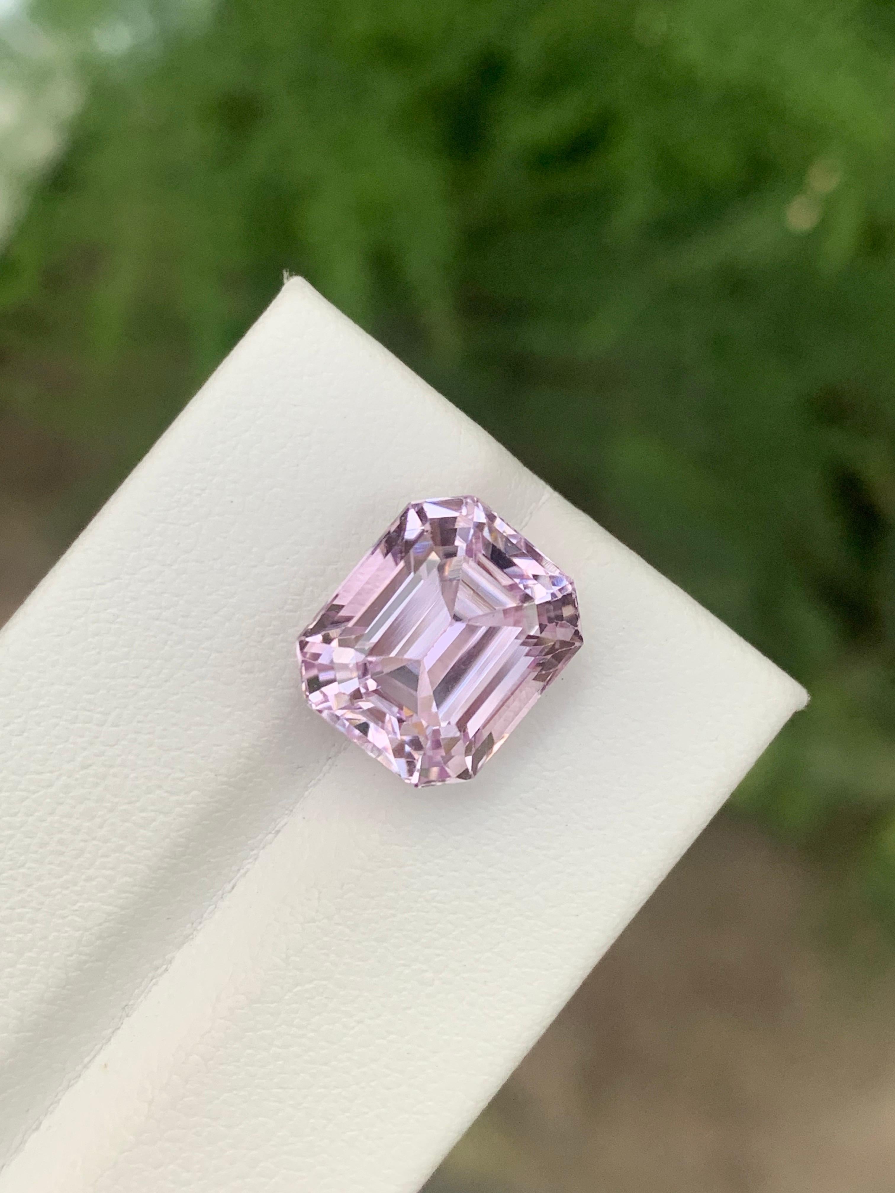 Kunzite libre

Poids : 8,95 carats
Dimension : 12,4 x 10,5 x 8,7 mm
Couleur : Rose
Origine : Kunar, Afghanistan
Certificat : Sur demande
Forme : Octogone 

La kunzite, une pierre précieuse délicate et enchanteresse, est appréciée pour ses teintes