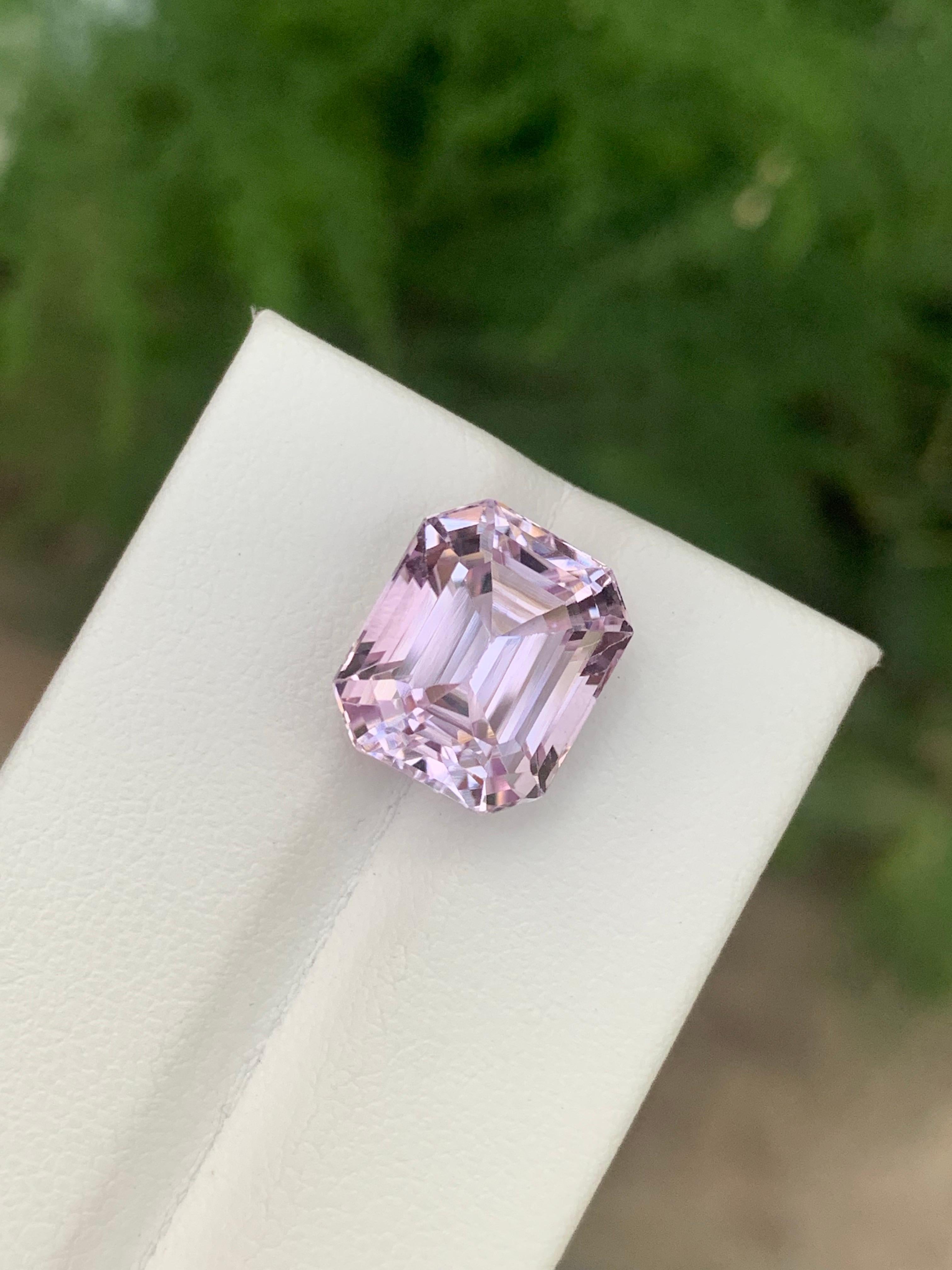 8.95 Carat Natural Loose Kunzite Octagon Shape Gemstone From Afghanistan (Kunzite en vrac en forme d'octogone en Afghanistan) Neuf - En vente à Peshawar, PK