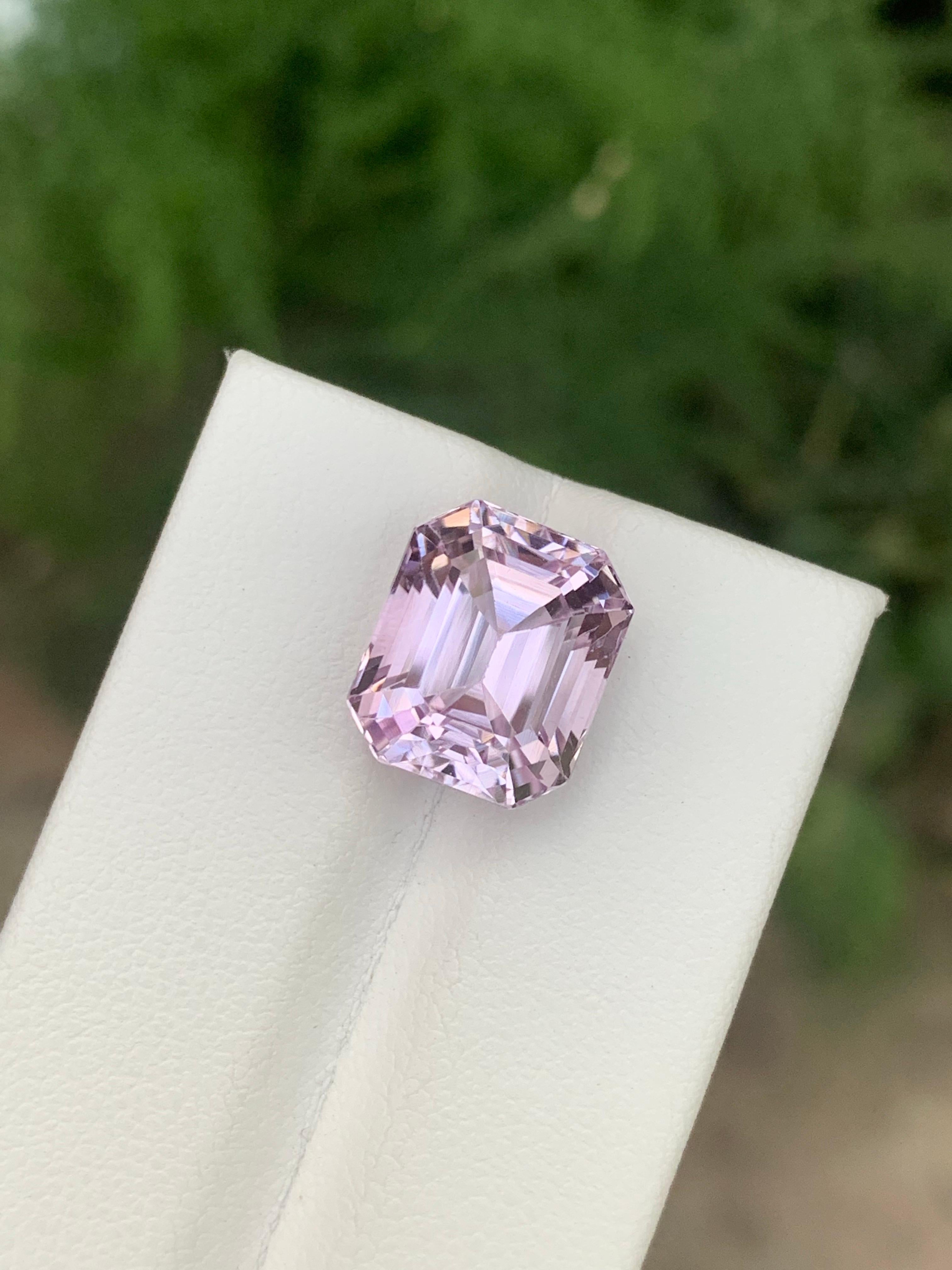 8.95 Carat Natural Loose Kunzite Octagon Shape Gemstone From Afghanistan (Kunzite en vrac en forme d'octogone en Afghanistan) en vente 3