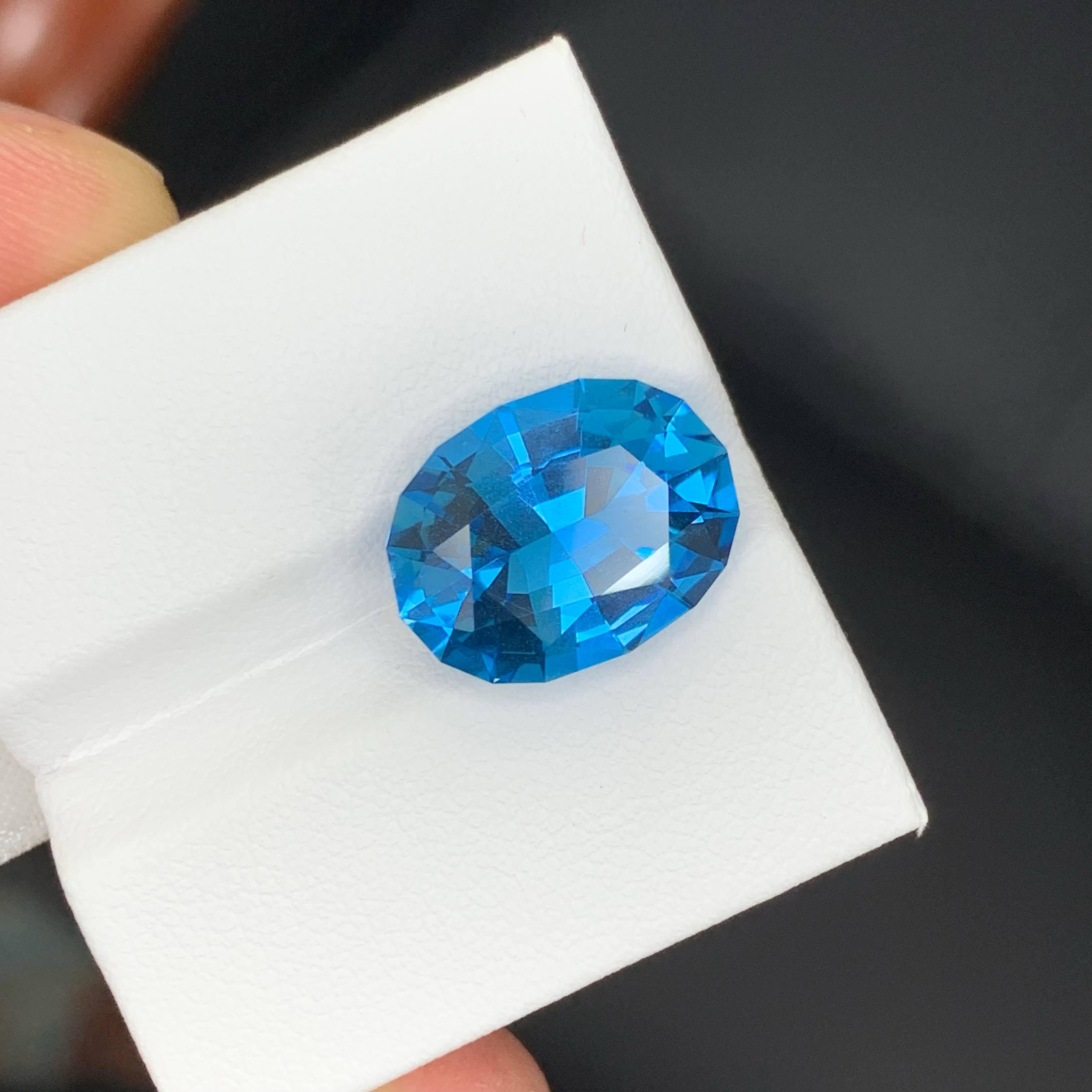 8,95 Karat Natürlicher loser neonblauer Topas Stein Ovalschliff Madagaskar's Edelstein im Zustand „Neu“ im Angebot in Bangkok, TH