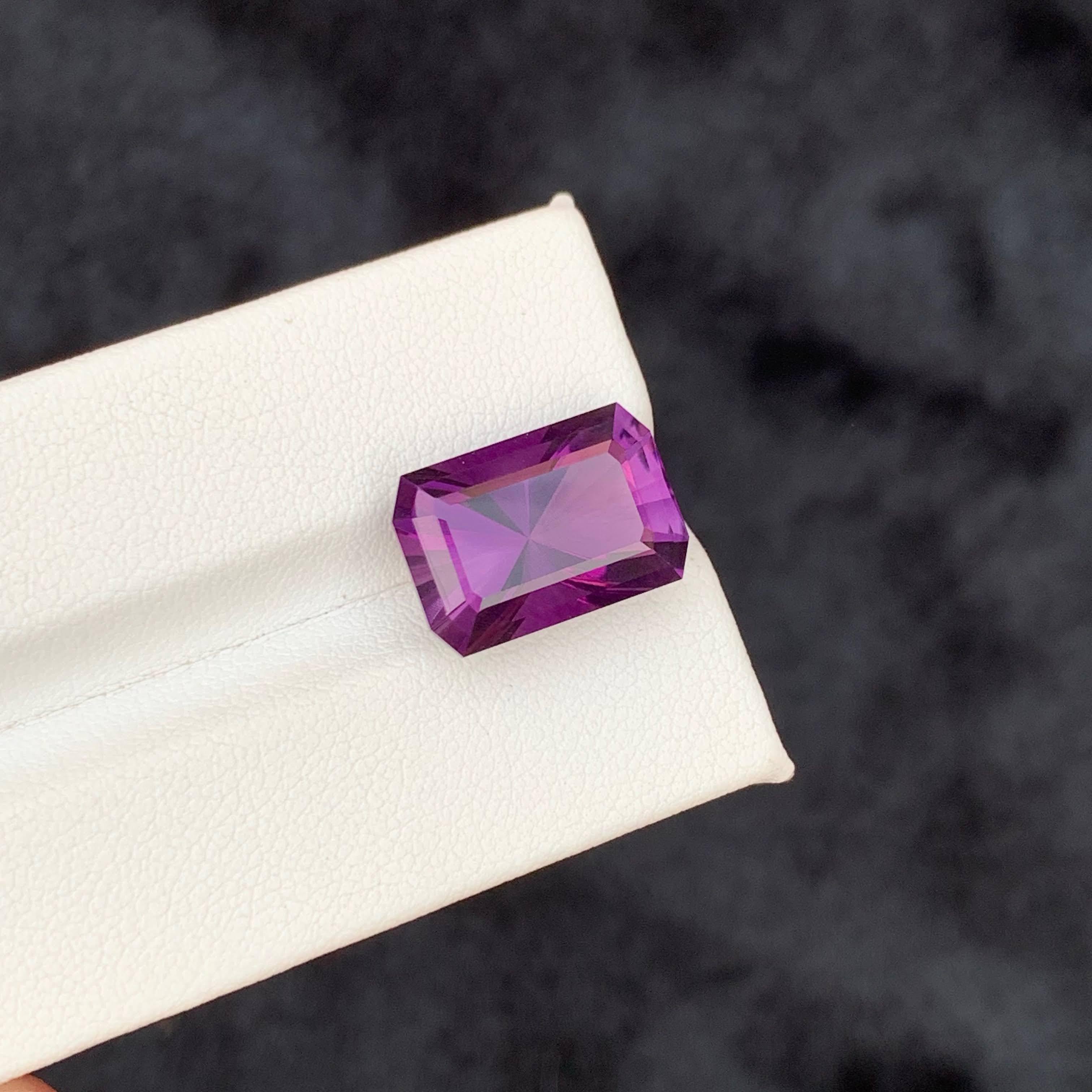 8.95 Carat Natural Loose Royal Purple Amethyst Fancy Faceted Brazilian Gemstone (Améthyste royale violette en vrac à facettes) en vente 1