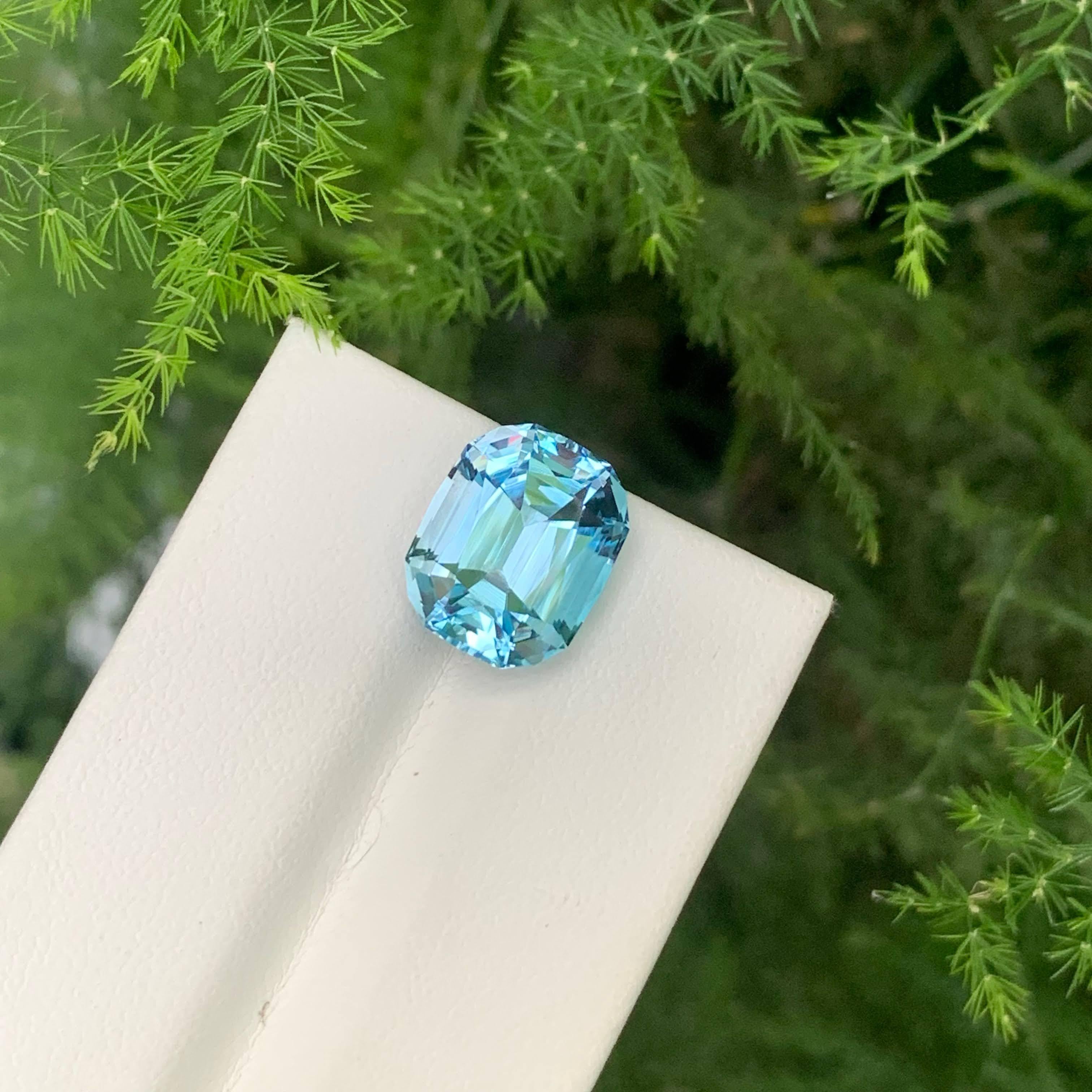 8.95 Carat Natural Loose Swiss Blue Topaz Cushion Cut Madagascar's Gemstone en vente 4