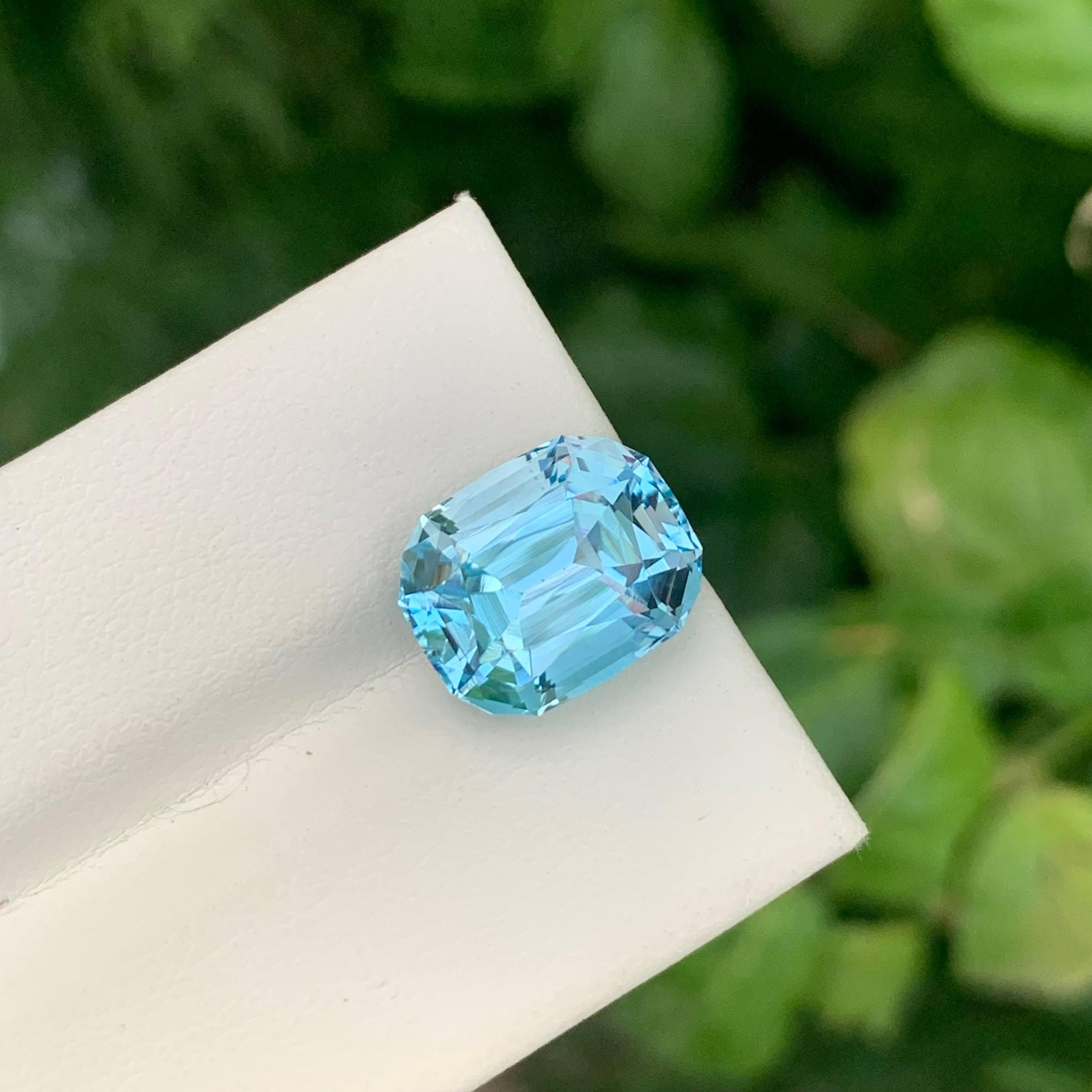 8.95 Carat Natural Loose Swiss Blue Topaz Cushion Cut Madagascar's Gemstone en vente 1