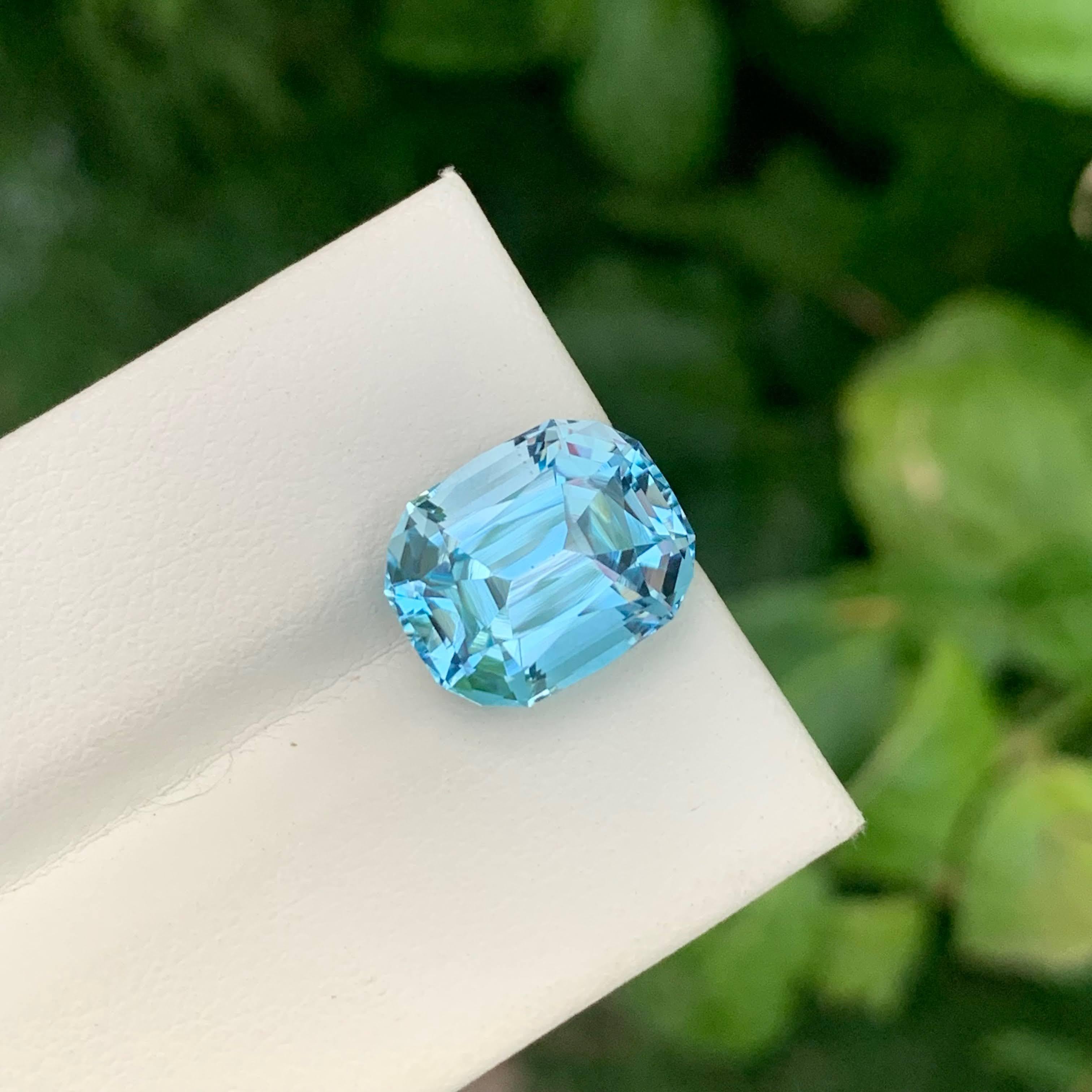 8.95 Carat Natural Loose Swiss Blue Topaz Cushion Cut Madagascar's Gemstone en vente 2