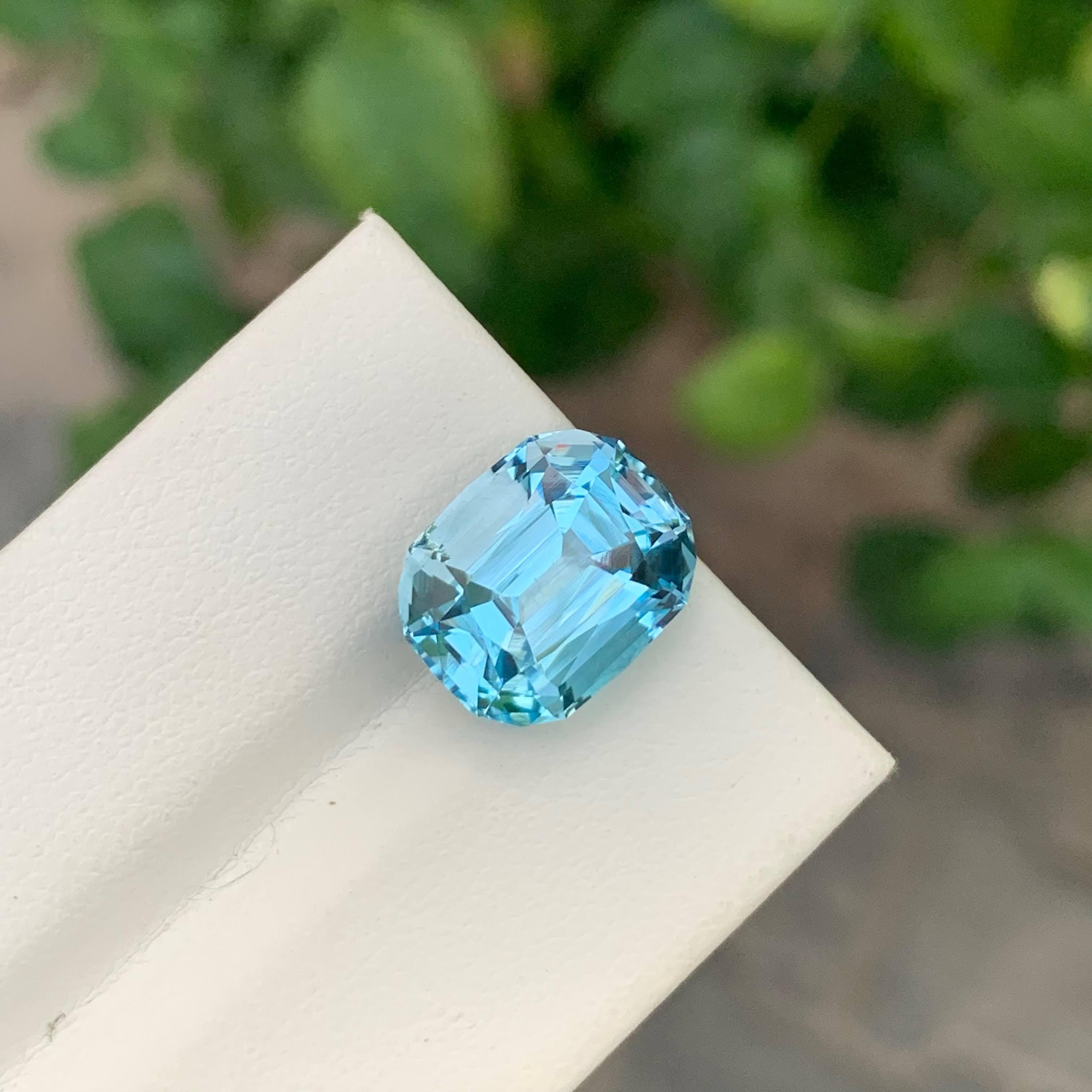 8.95 Carat Natural Loose Swiss Blue Topaz Cushion Cut Madagascar's Gemstone en vente 3