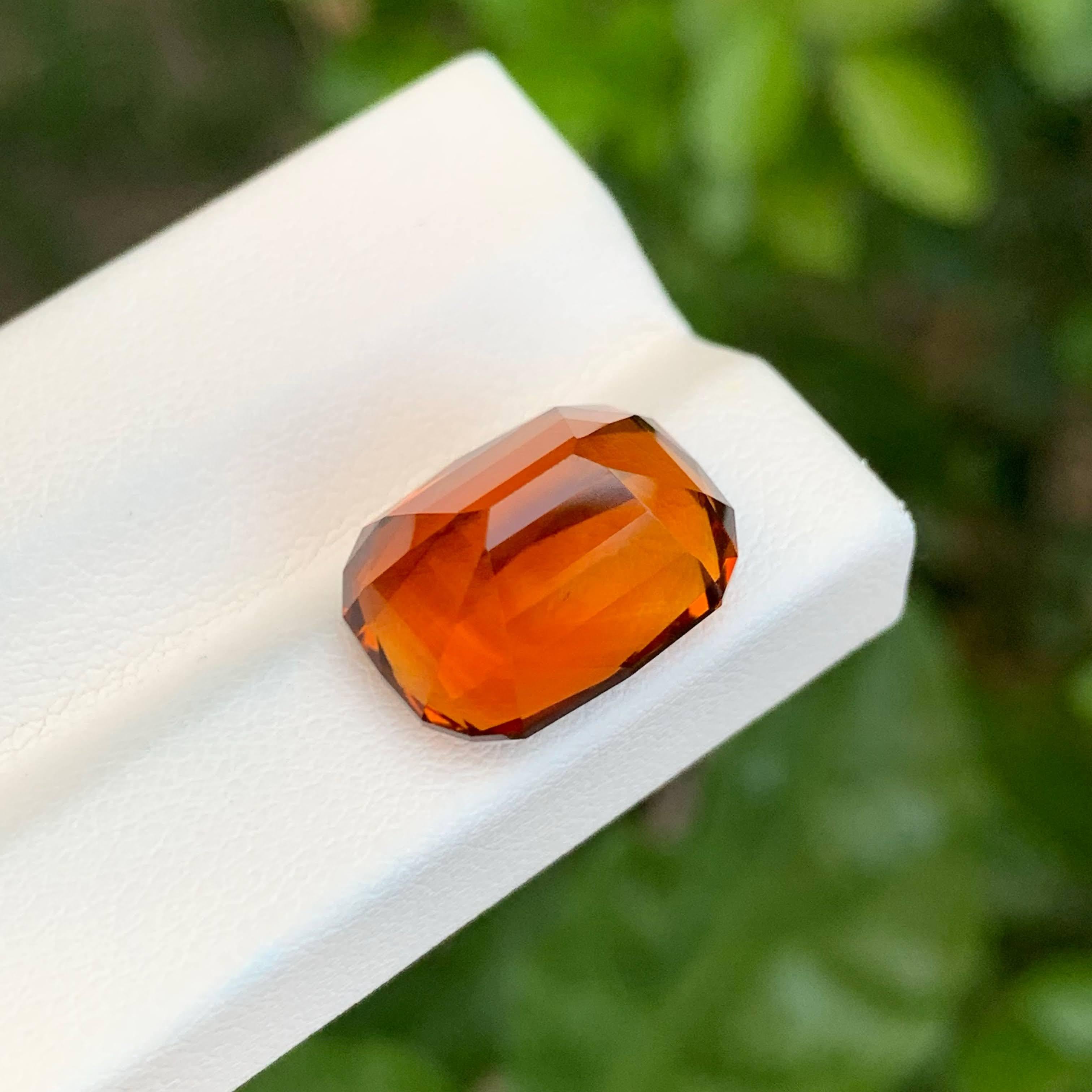 Gewicht 8,95 Karat
Abmessungen 14,5x11x8,8mm
Behandlung Keine
Herkunft Brasilien
Klarheitslupe Sauber  
Form Kissen
Maßgeschneiderte Präzision schneiden 
NA


Der Feuercitrin mit seinem beeindruckenden Gewicht von 8,95 Karat ist ein wahres
