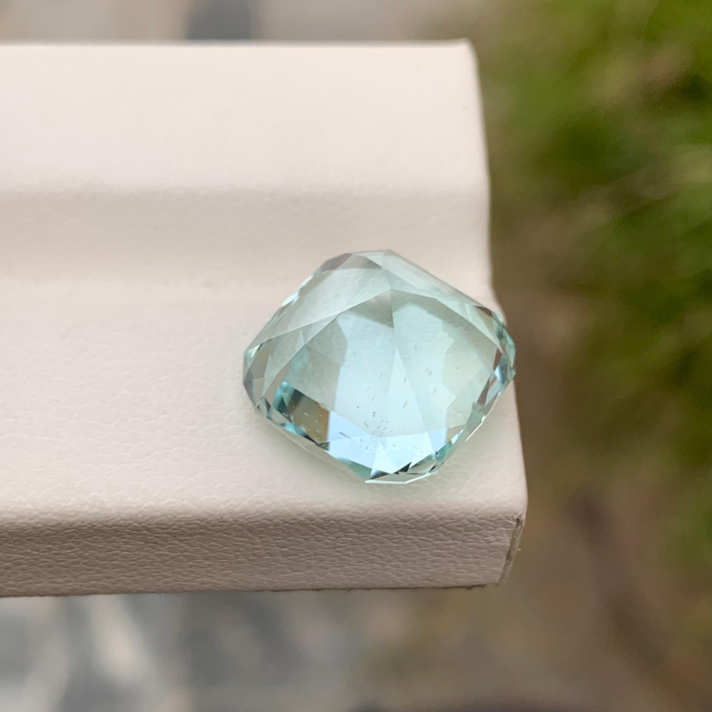 8.95 Carats Natural Light Seafoam Color Loose Aquamarine From Shigar Valley  In New Condition For Sale In Peshawar, PK