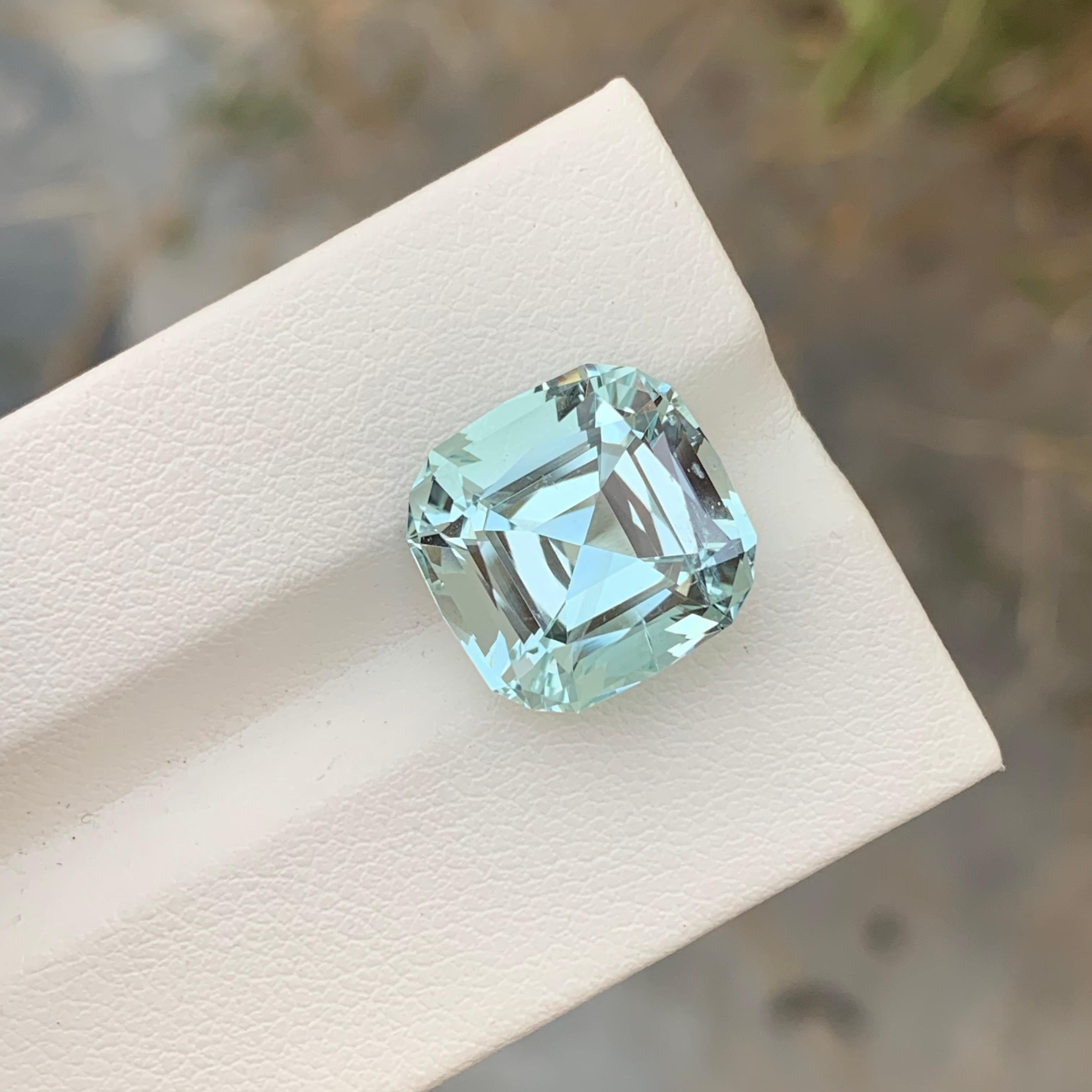 8.95 Carats Natural Light Seafoam Color Loose Aquamarine From Shigar Valley  For Sale 2