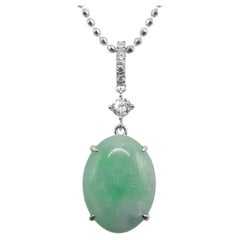 Pendentif en or blanc 18 carats serti d'un diamant et d'un cabochon ovale de jadéite vert pomme de 8,95 carats