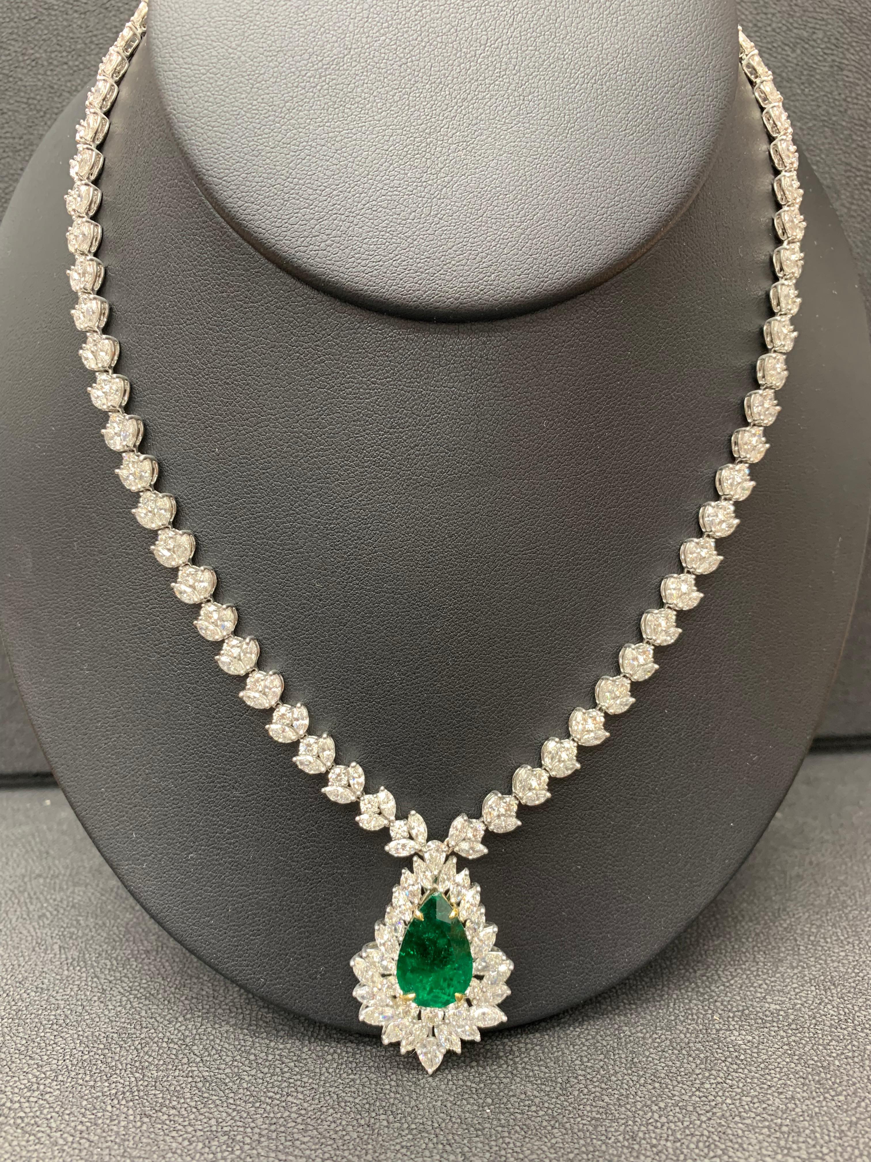 8.96 Carat Pear shape Emerald and Mix Shape Diamond Drop Necklace in Platinum For Sale 6