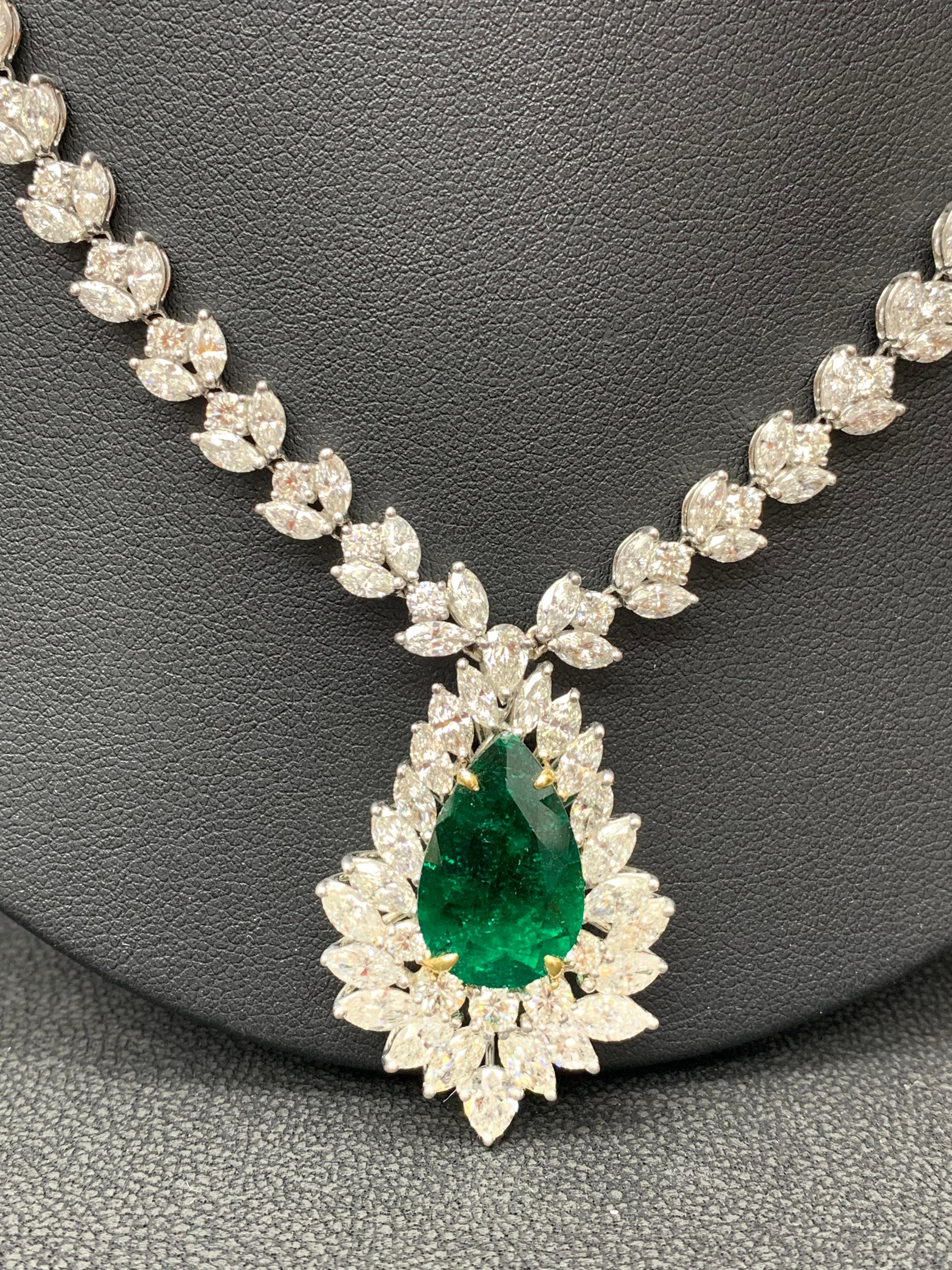 8.96 Carat Pear shape Emerald and Mix Shape Diamond Drop Necklace in Platinum For Sale 7