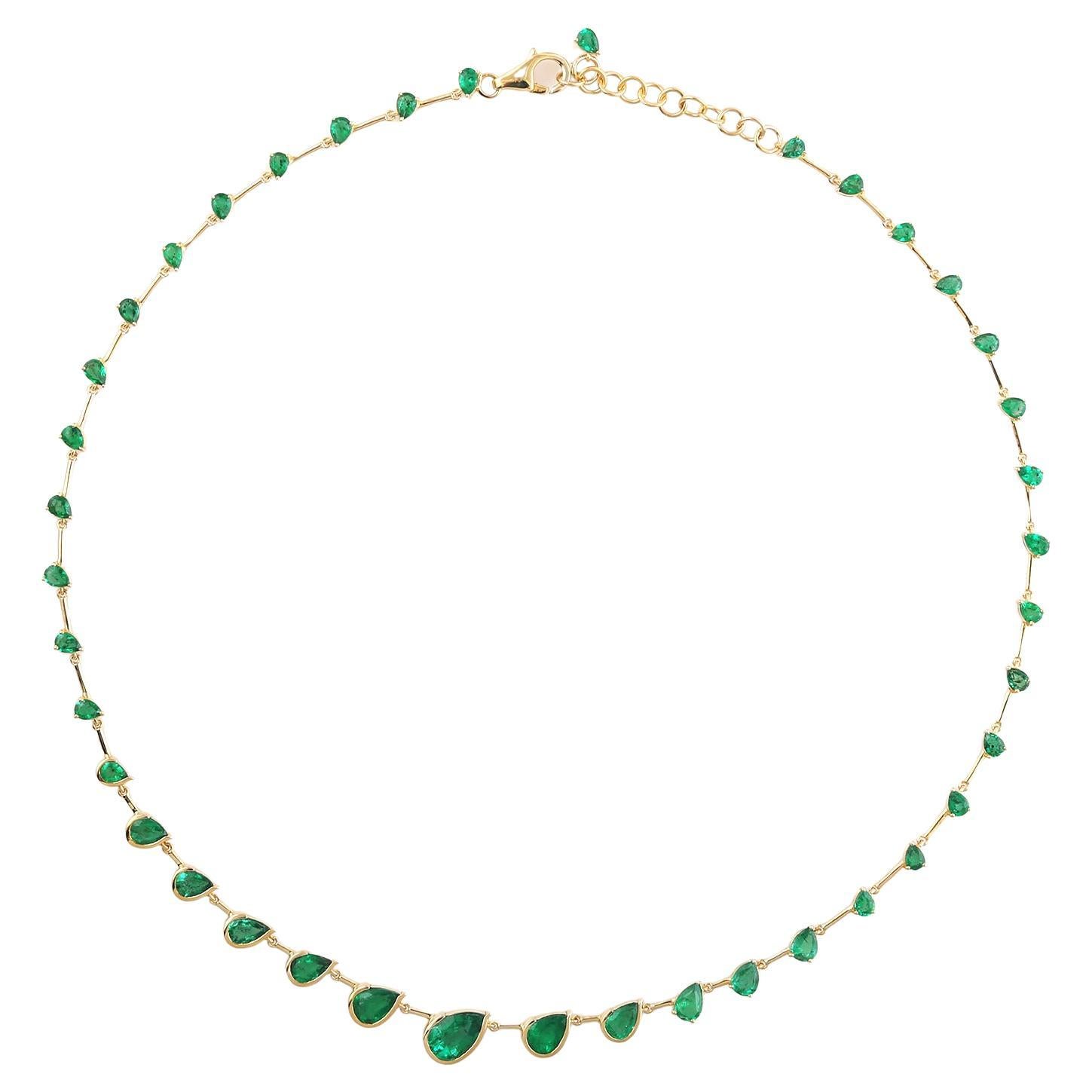 8,96 Karat birnenförmige Smaragdkette Halskette aus 18 Karat Gelbgold im Angebot