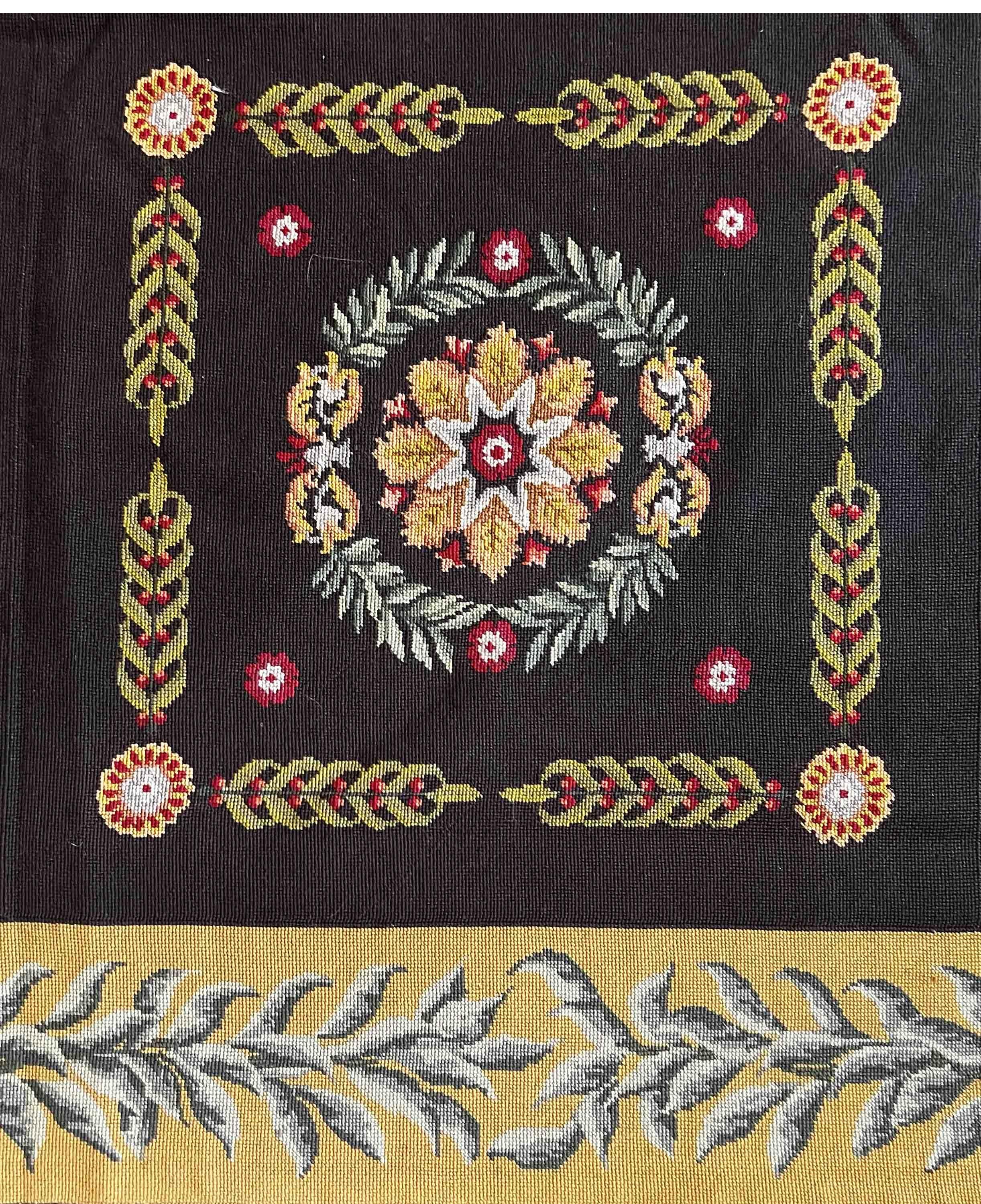 896 - Französischer „Petit Point“ Aubusson-Teppich, 19. Jahrhundert  im Angebot 2