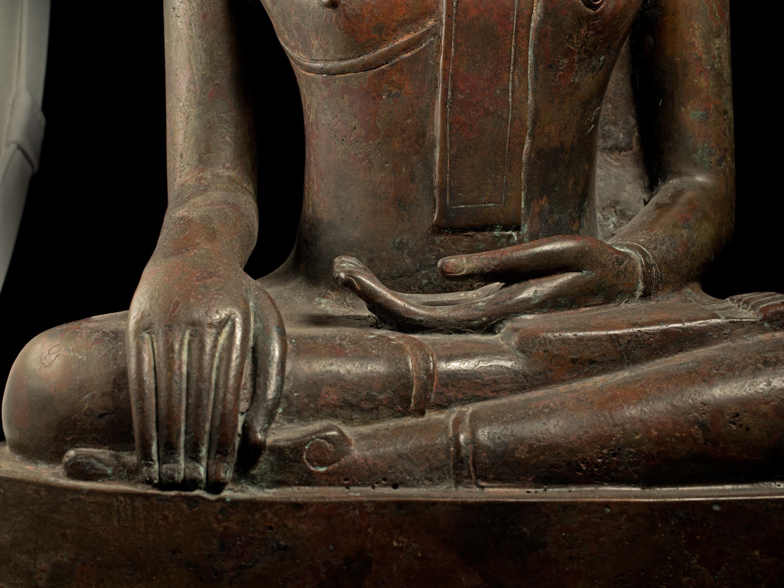 Grand royaume de Bouddha en bronze du 18/19e siècle de Nan dans le nord-est de la Thaïlande - 8961 7