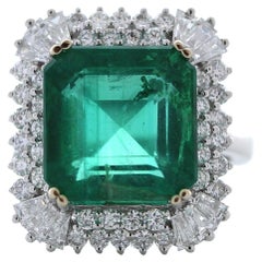 8.97 Carat Weight Green Emerald & Round Diamond Fashion Ring in 18k White Gold