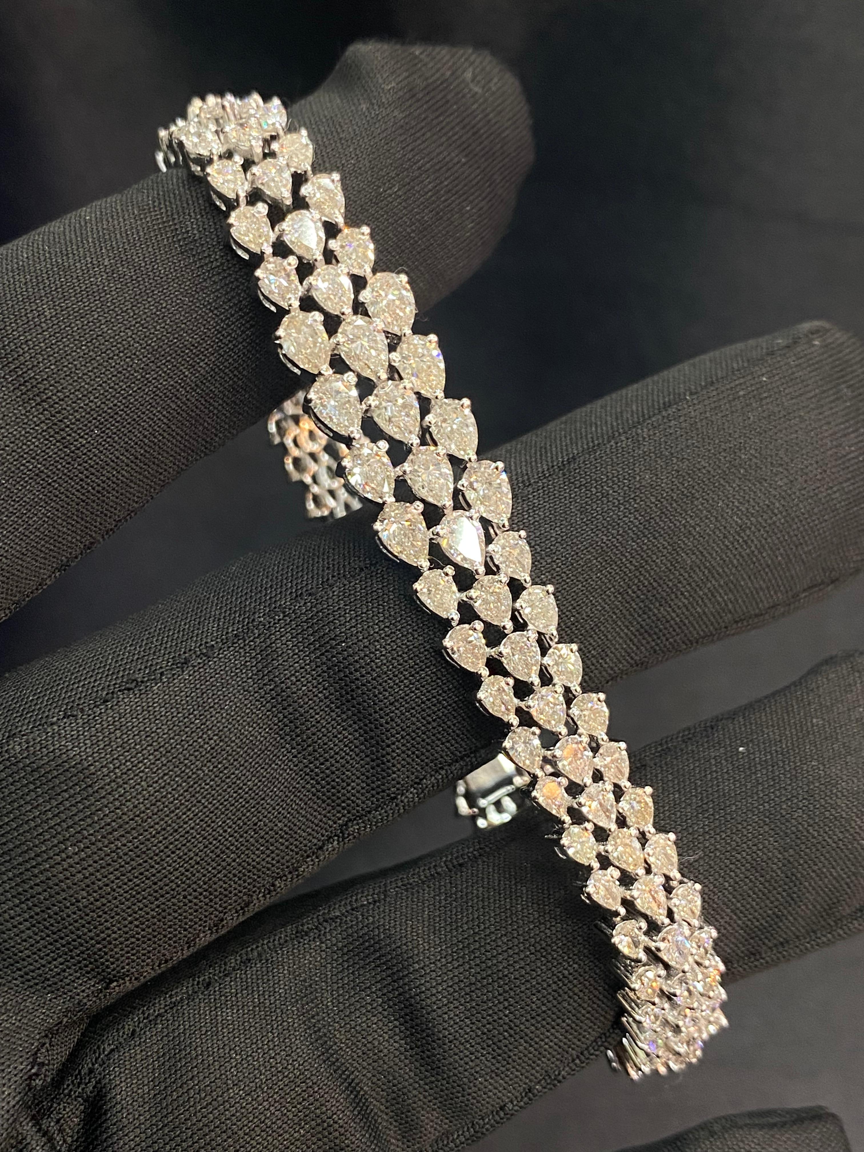 Contemporary 8.97 Carats F/VS1 Pear Shape Natural Diamonds Multi Row Tennis Bracelet 18K Gold For Sale