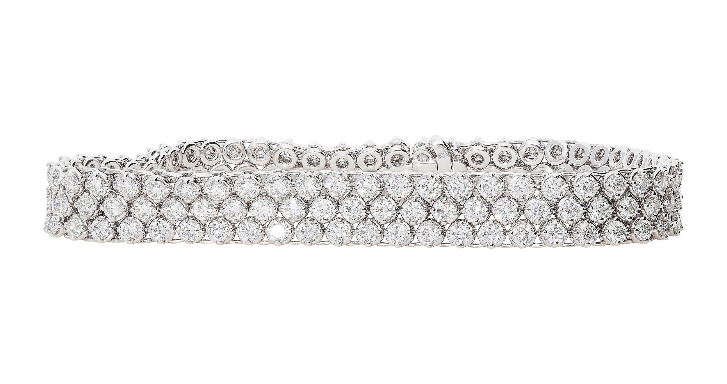 Contemporary 8.98 Carat White GVS Diamonds 18 Karat White Gold 3 Rows Tennis Bracelet For Sale