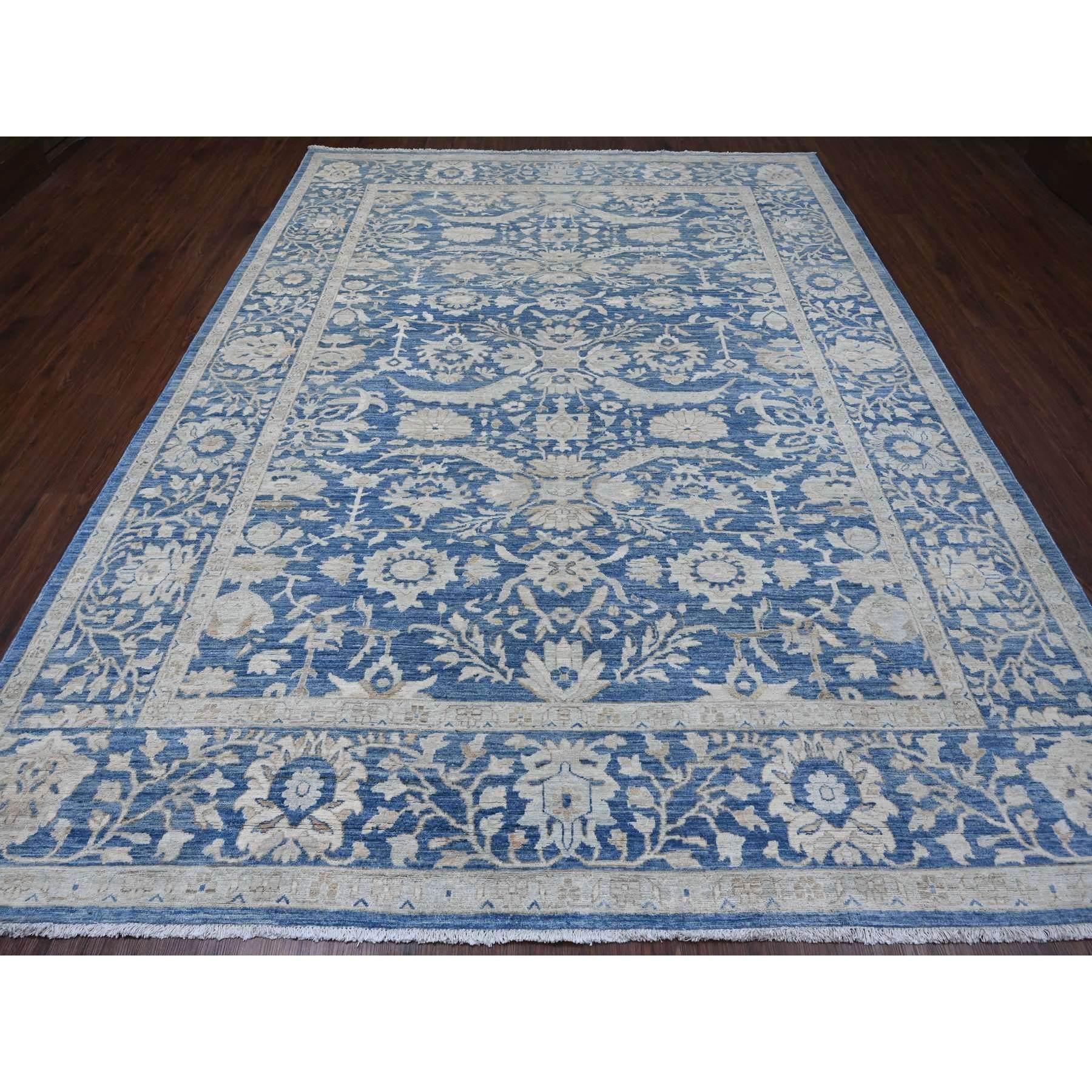 Bayern Blau, Peshawar mit Heriz All Over Design, dicht gewebt, handgeknüpft, Hochgebirgswolle, natürliche Farbstoffe, Orientteppich
Primäre MATERIALIEN: Wolle
Latex: Kein Flor 
Höhe: 0,25 Zoll
Stil: Transitional
Grundfarbe: Blau
Sekundärfarben: