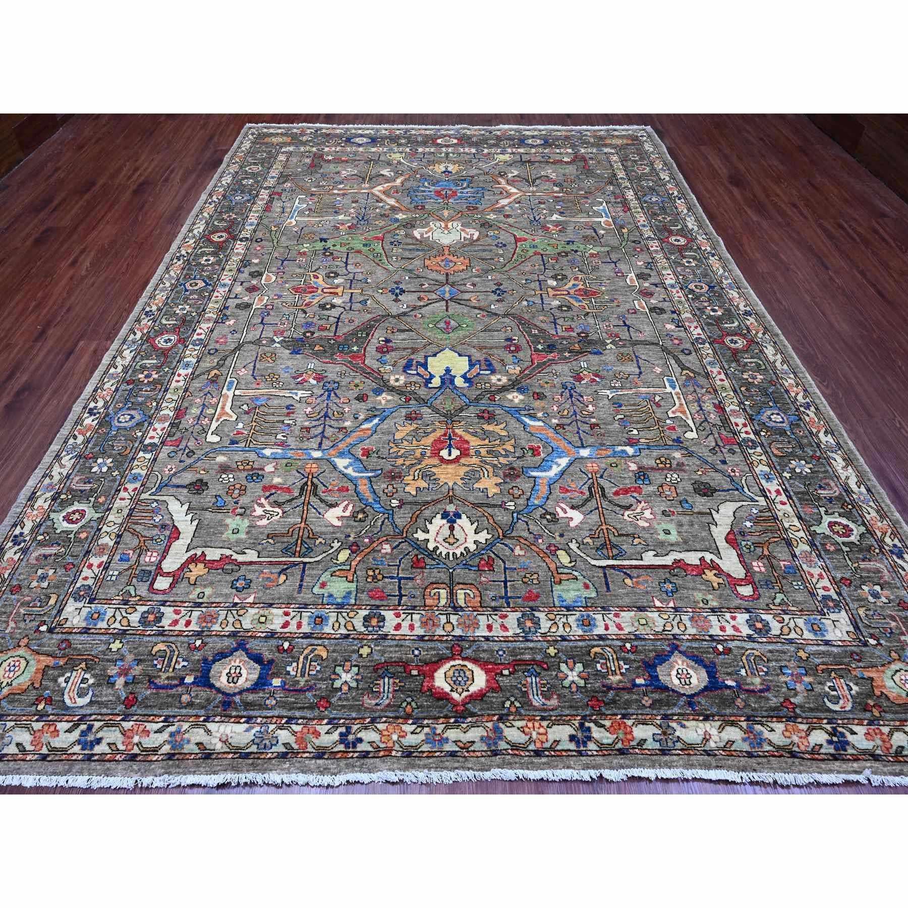 Gris Nevada, Peshawar con Diseño Bijar Garus, Grado Aryana, Anudada a Mano, Tintes Vegetales, Tejido Denso, Lana de Alta Montaña, Alfombra Oriental
Materiales primarios: Lana
Látex: Sin pelo 
altura: 0,25 Pulgadas
Estilo: Transicional
Color