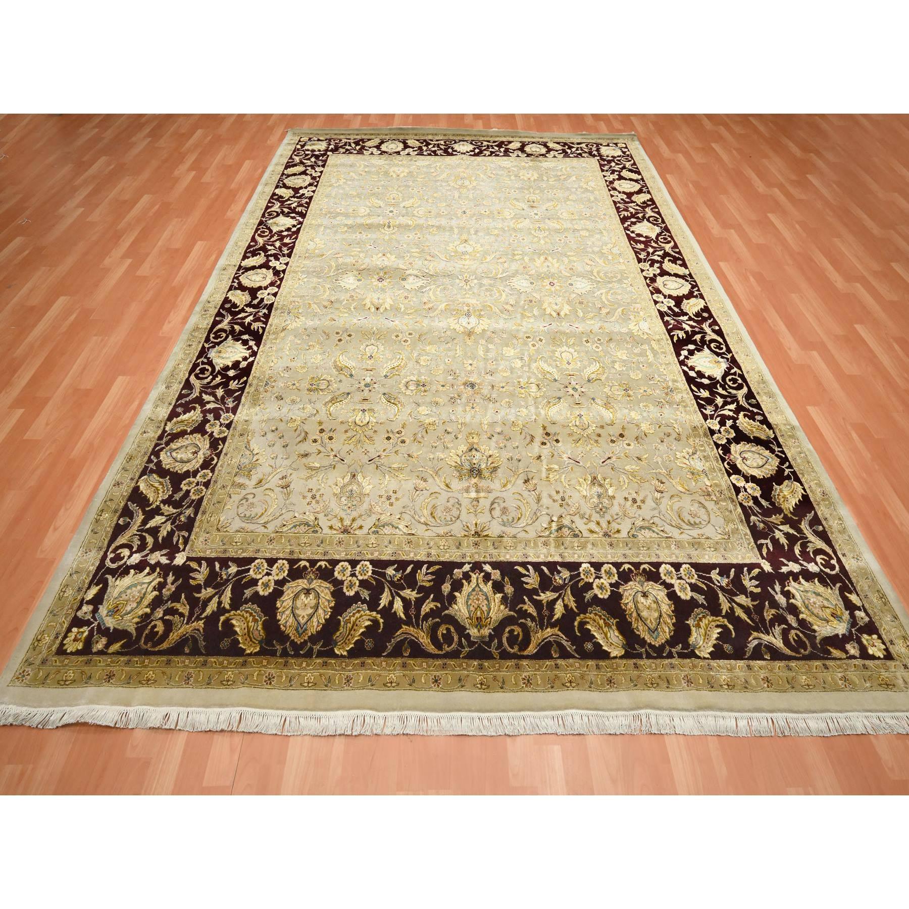 Bianco pergamena, Rajasthan con disegno di foglie all over, annodato a mano, lana e seta, tessuto densamente, spesso e soffice, tappeto orientale
Materiali primari: Lana e seta
Lattice: No Pile 
altezza: 0,25 pollici
Stile: Tradizionale
Colore