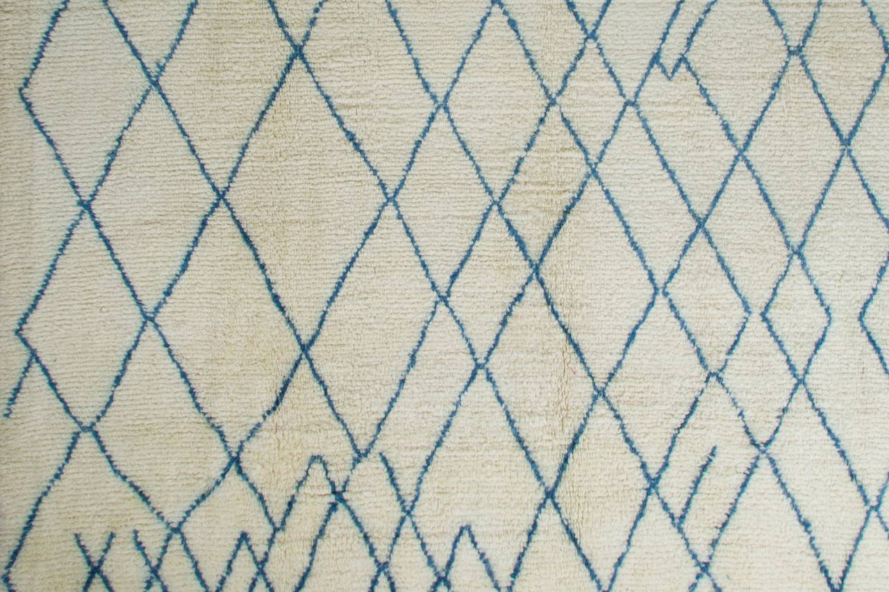 Marocain Tapis marocain 9x12 Ft. 100 % laine. Couleurs ivoire et bleues, options personnalisées disponibles en vente