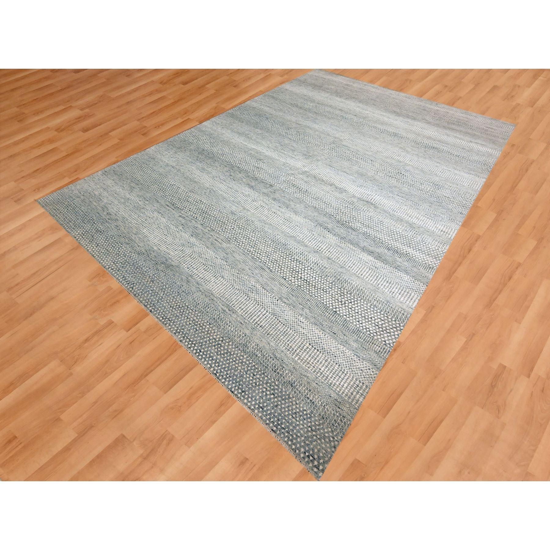 Alfombra de lana y seda anudada a mano con diseño moderno de hierba en gris pastel de 8'9 