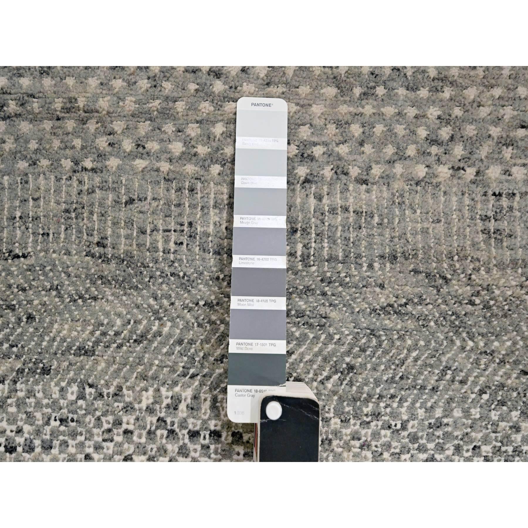 Alfombra de lana y seda anudada a mano con diseño moderno de hierba en gris pastel de 8'9 