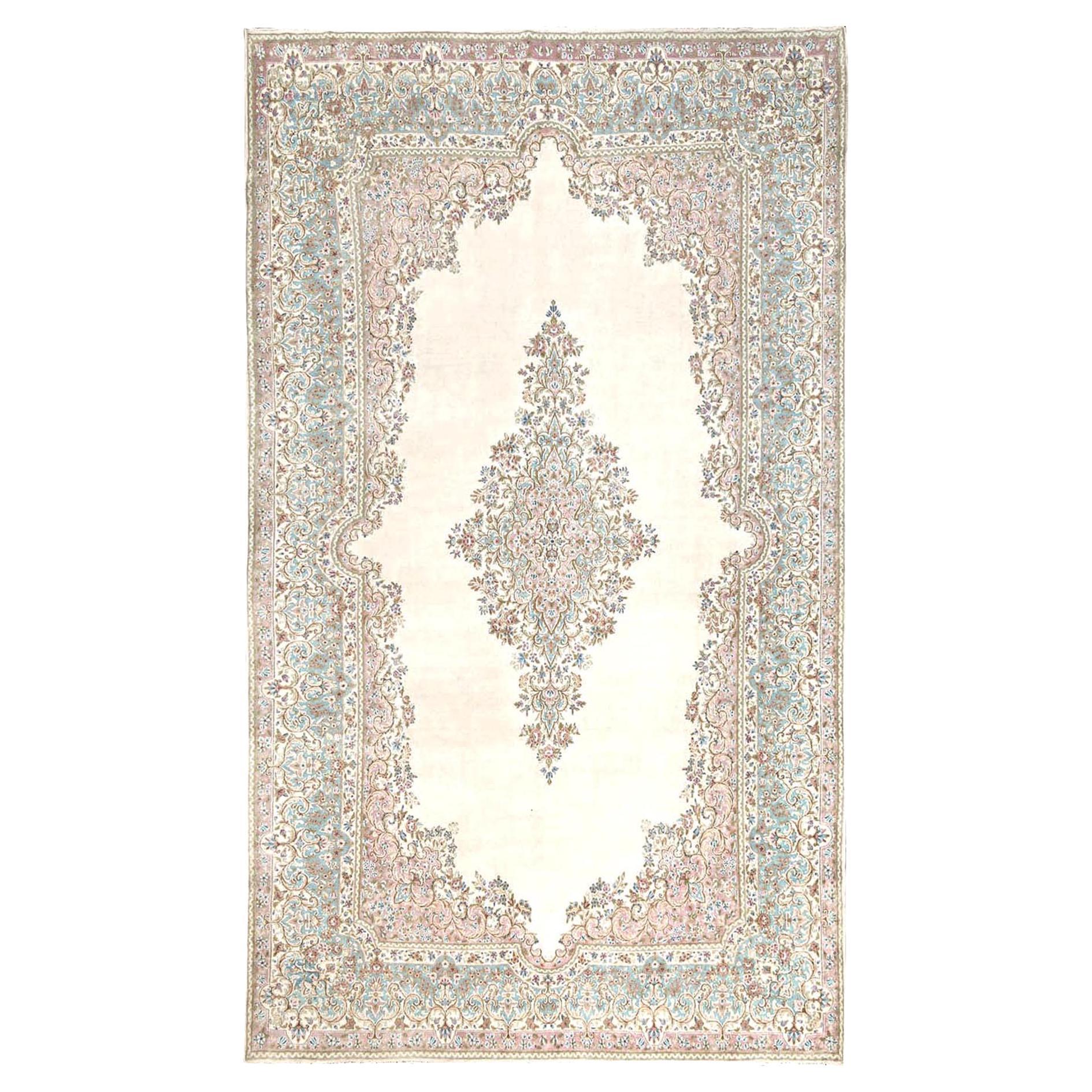 8
9 "x15
2" Elfenbein Vintage Persisch Kerman Wolle Hand geknüpft sauber und weich Teppich im Angebot