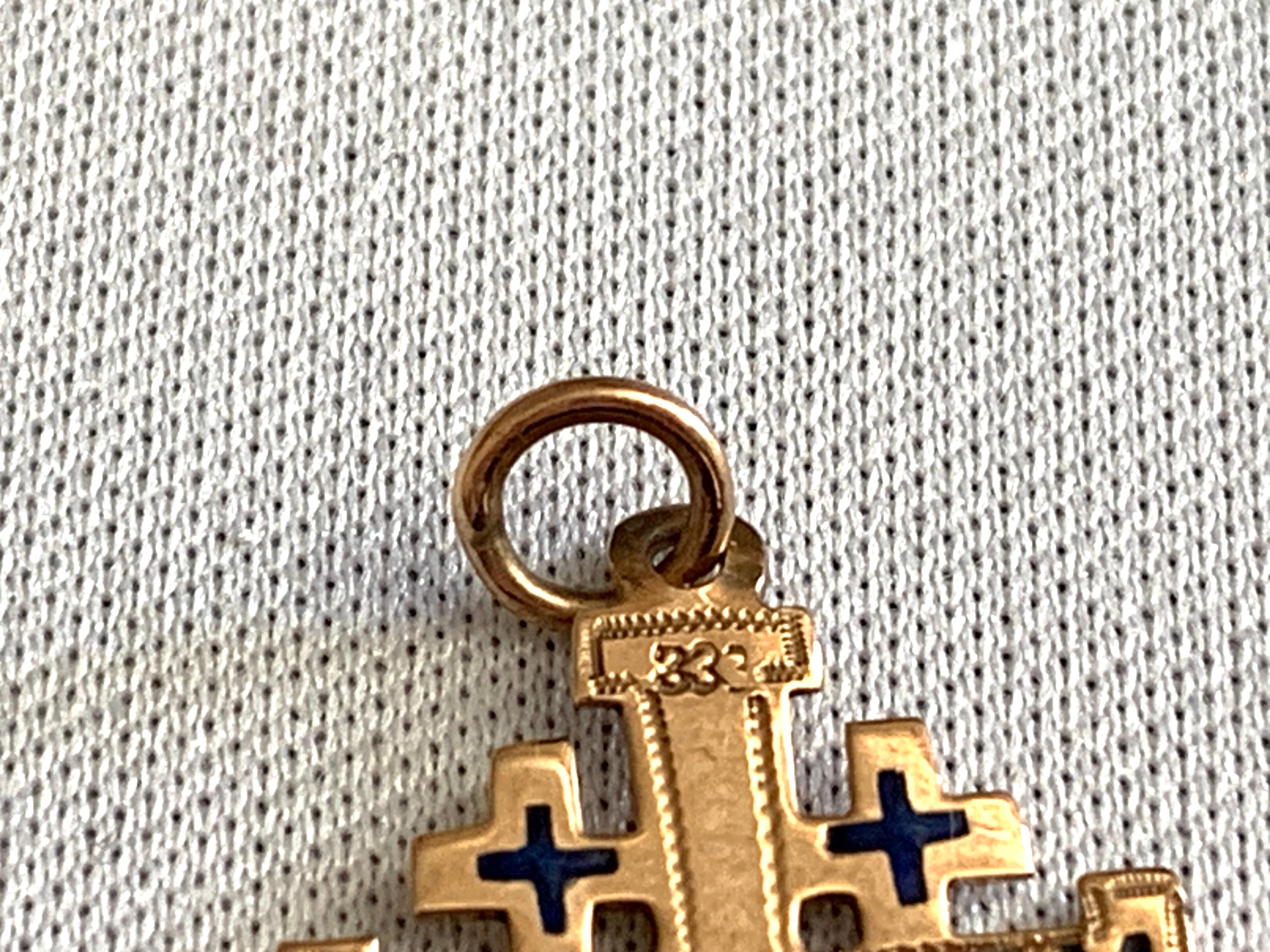 Charme Gerusalemme smaltato in oro blu antico 8ct 333 In condizioni buone in vendita a London, GB