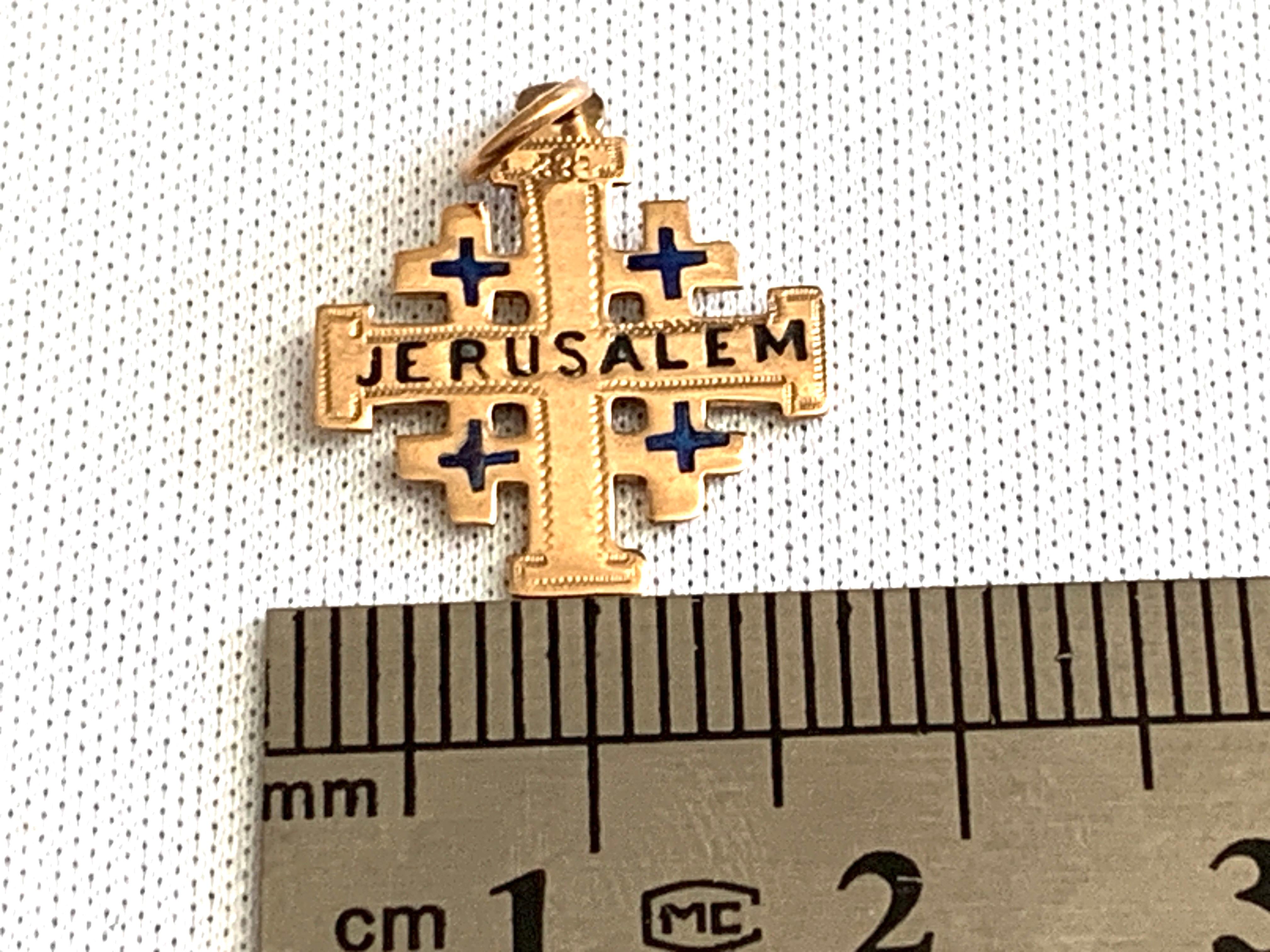 Charme Gerusalemme smaltato in oro blu antico 8ct 333 in vendita 1