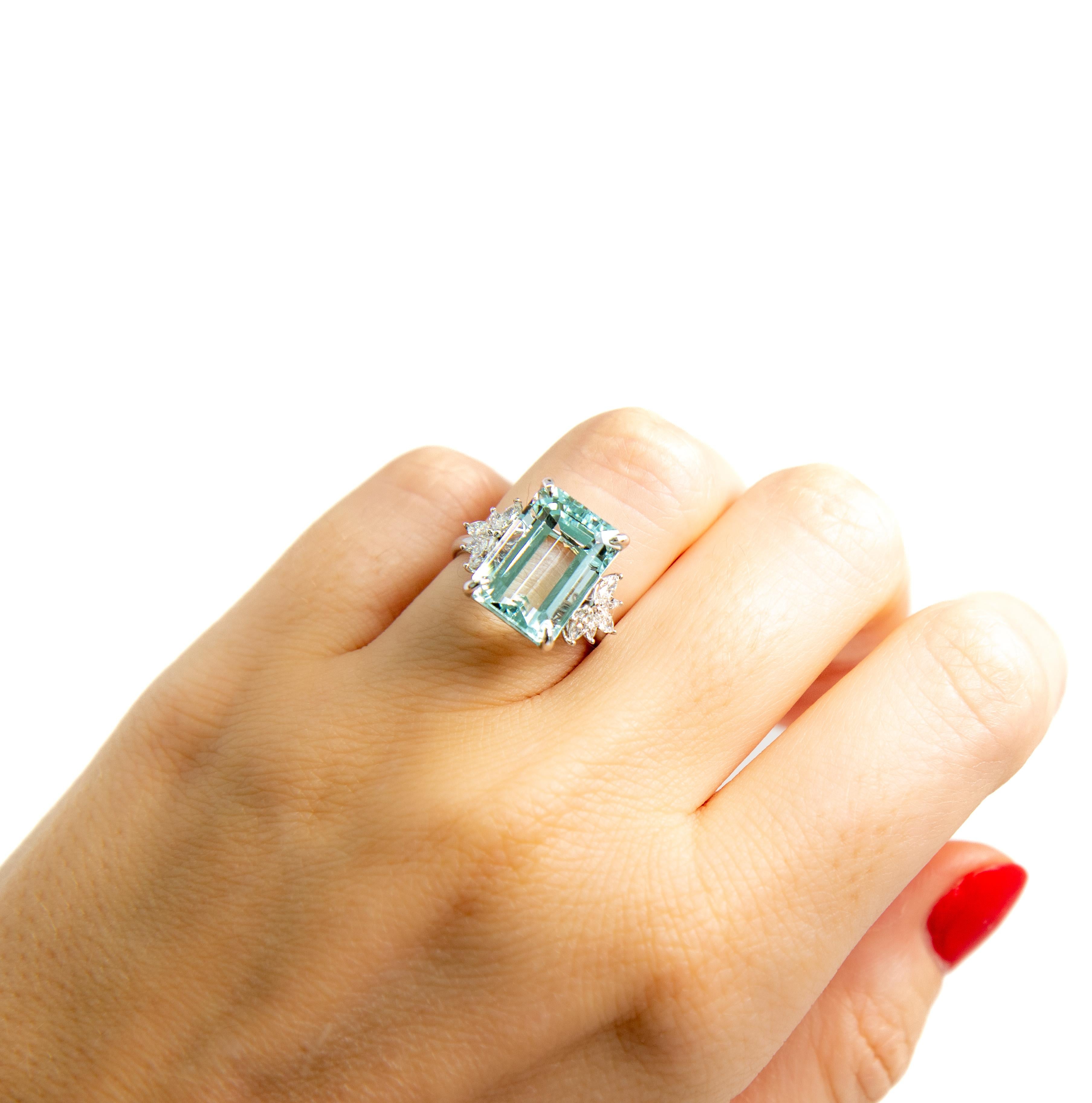 Marquise Cut 8ct Aquamarine & Marquise Diamond Ring For Sale