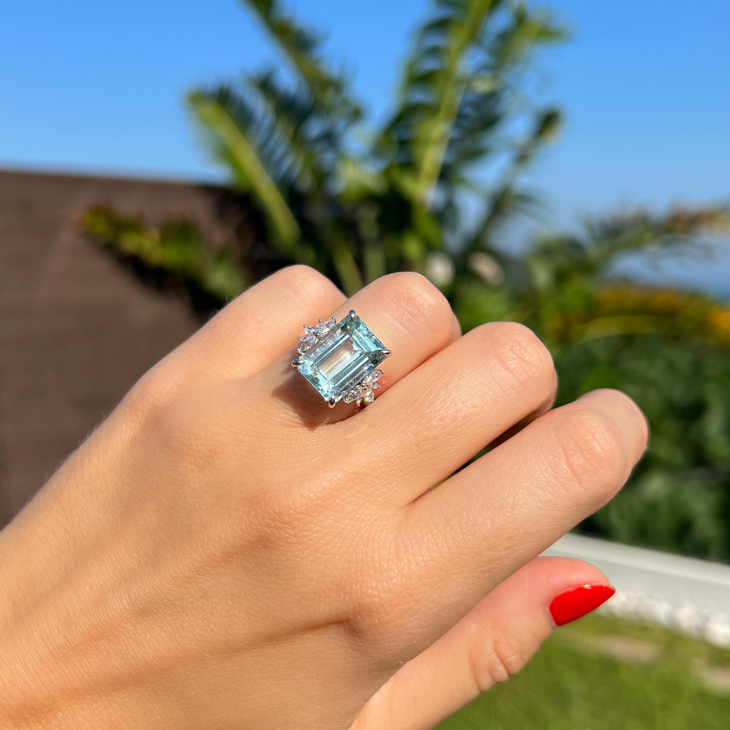 Women's 8ct Aquamarine & Marquise Diamond Ring For Sale