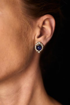 8ct Cabochon Saphir und Diamant 18kt Clip-Ohrringe, ca. 1940.