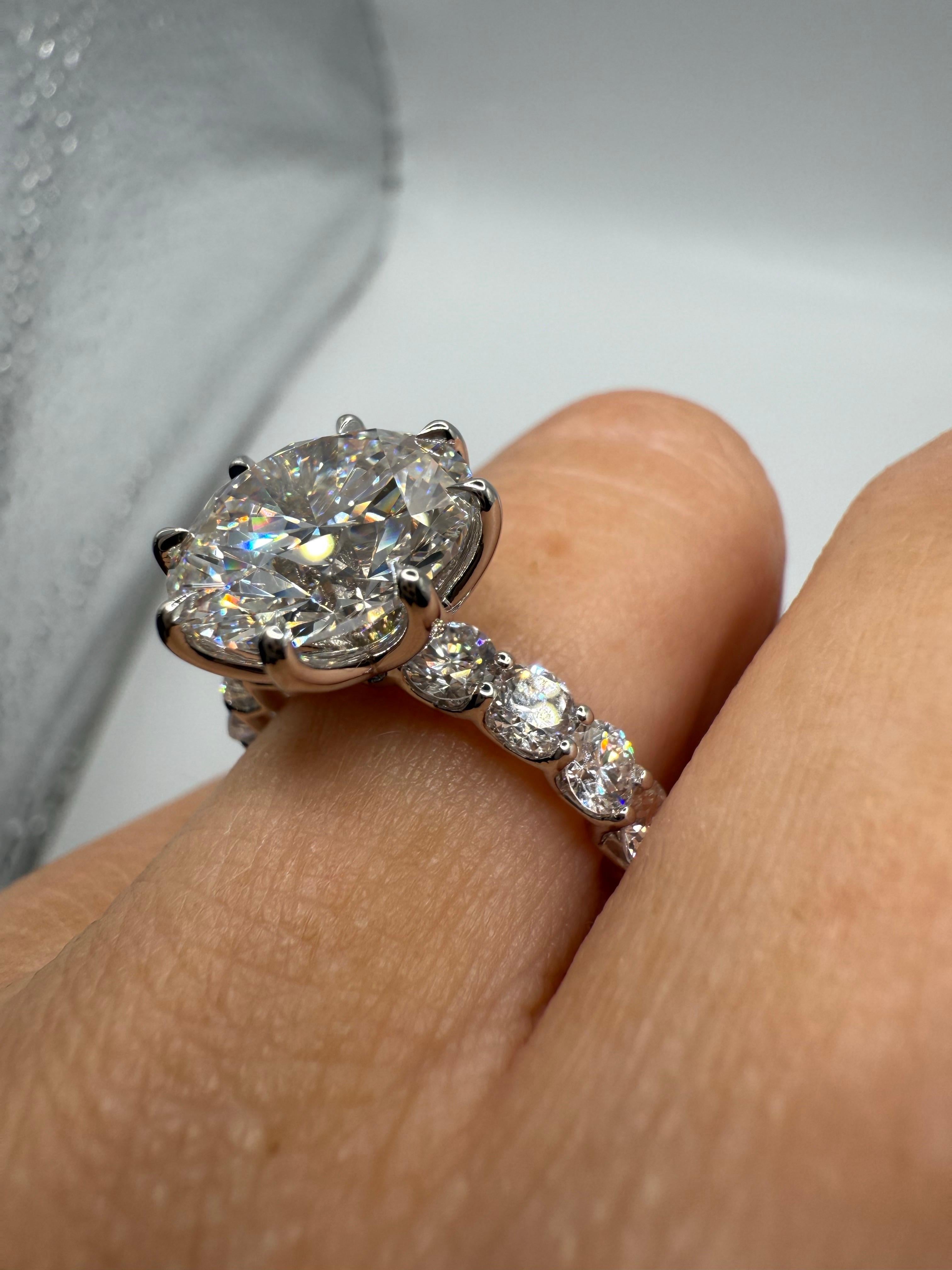 Bague de diamant 8ct Bague de fiançailles GIA en vente 2