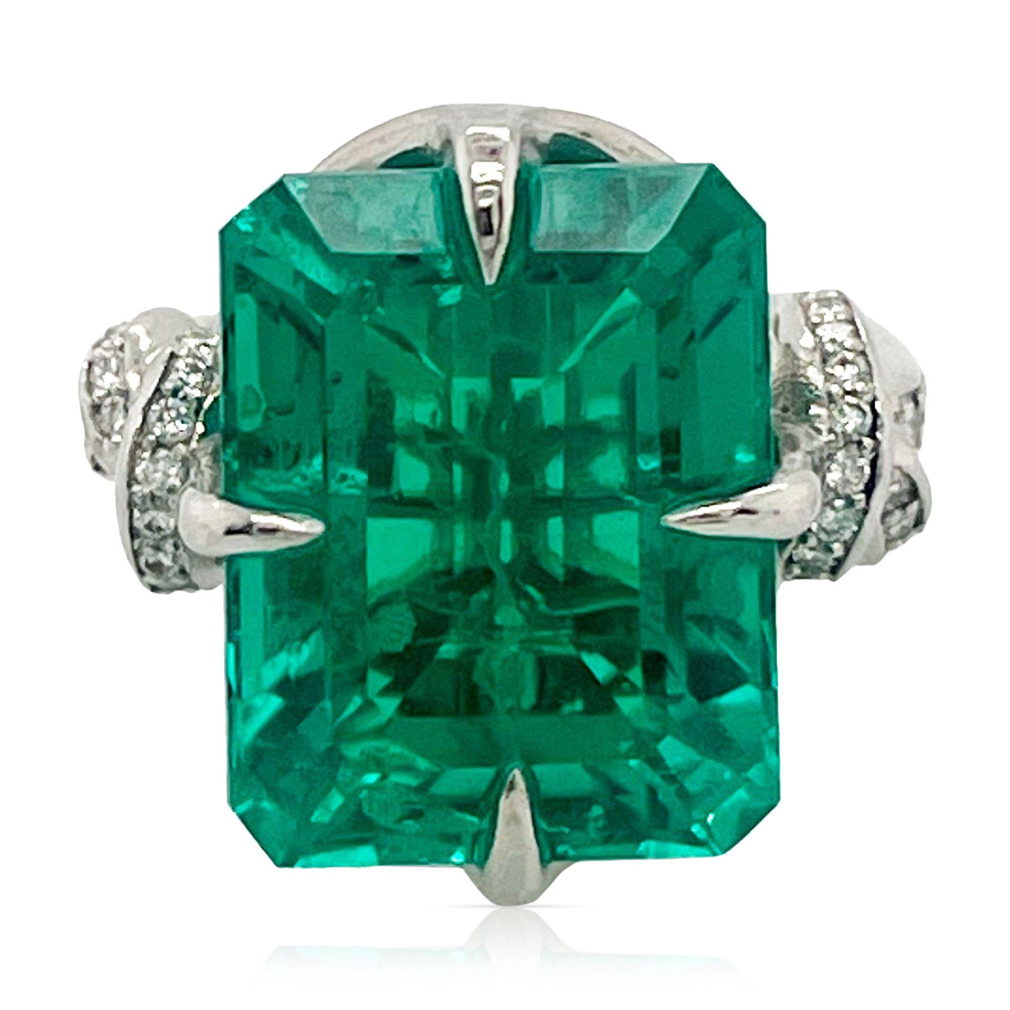 For Sale:  8ct Emerald Forget Me Knot Ring in Platinum and Diamonds Solitaire 11
