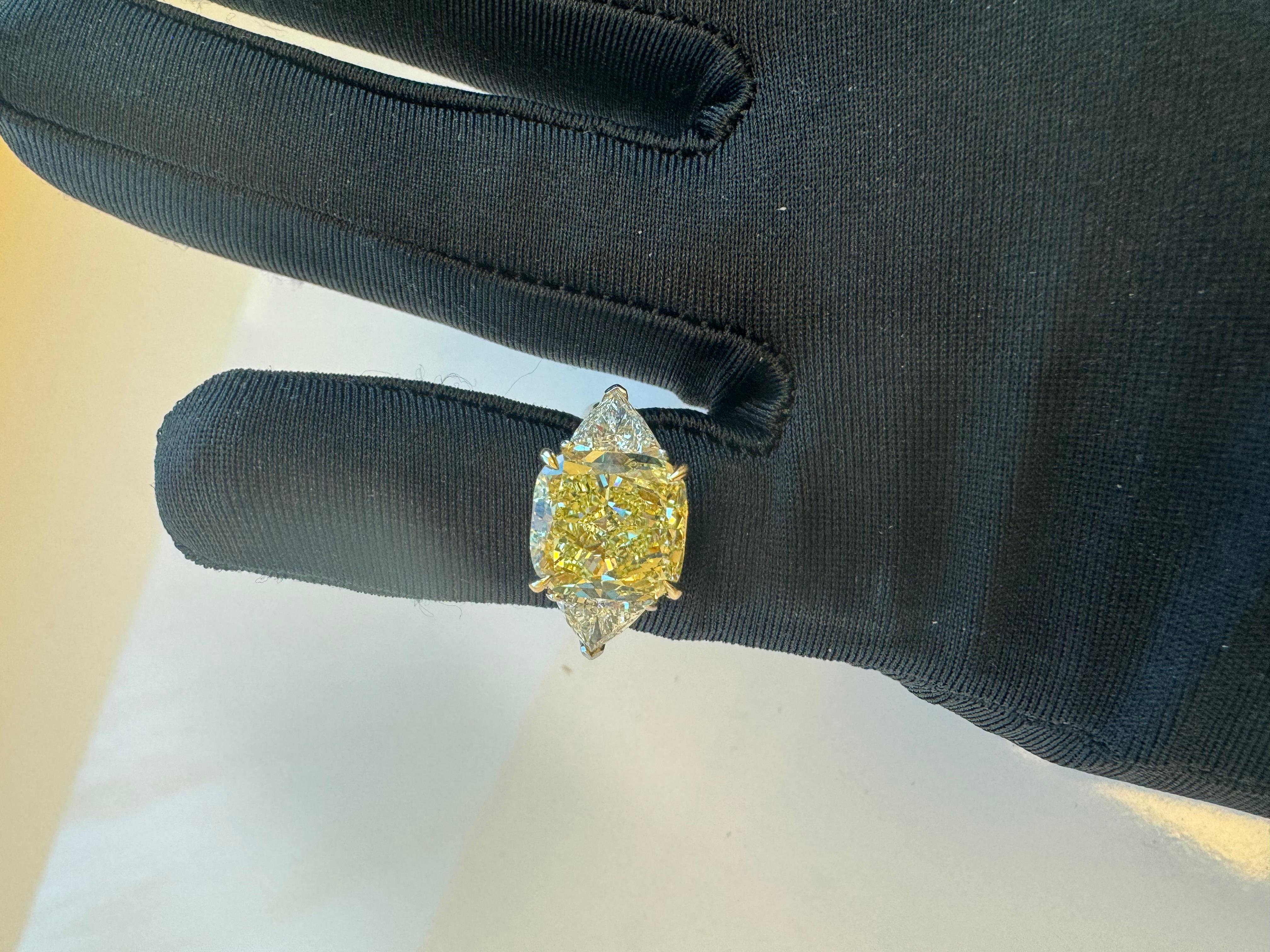 Modern 8ct Fancy Yellow Center Three-Stone Ring For Sale