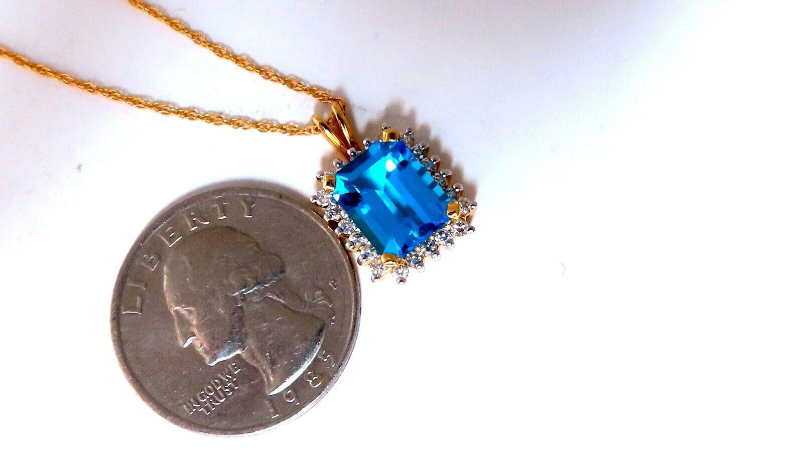 Halskette mit Anhänger aus natürlichem Blautopas und Diamanten.


8 Karat lebhaftes Blau, Schweizer Blautopas

Maße 10x8 mm

Saubere Klarheit und Transparenz

Proportionaler Smaragdschliff.


.30 Karat natürliche runde Diamanten

H-Farbe, vs-2