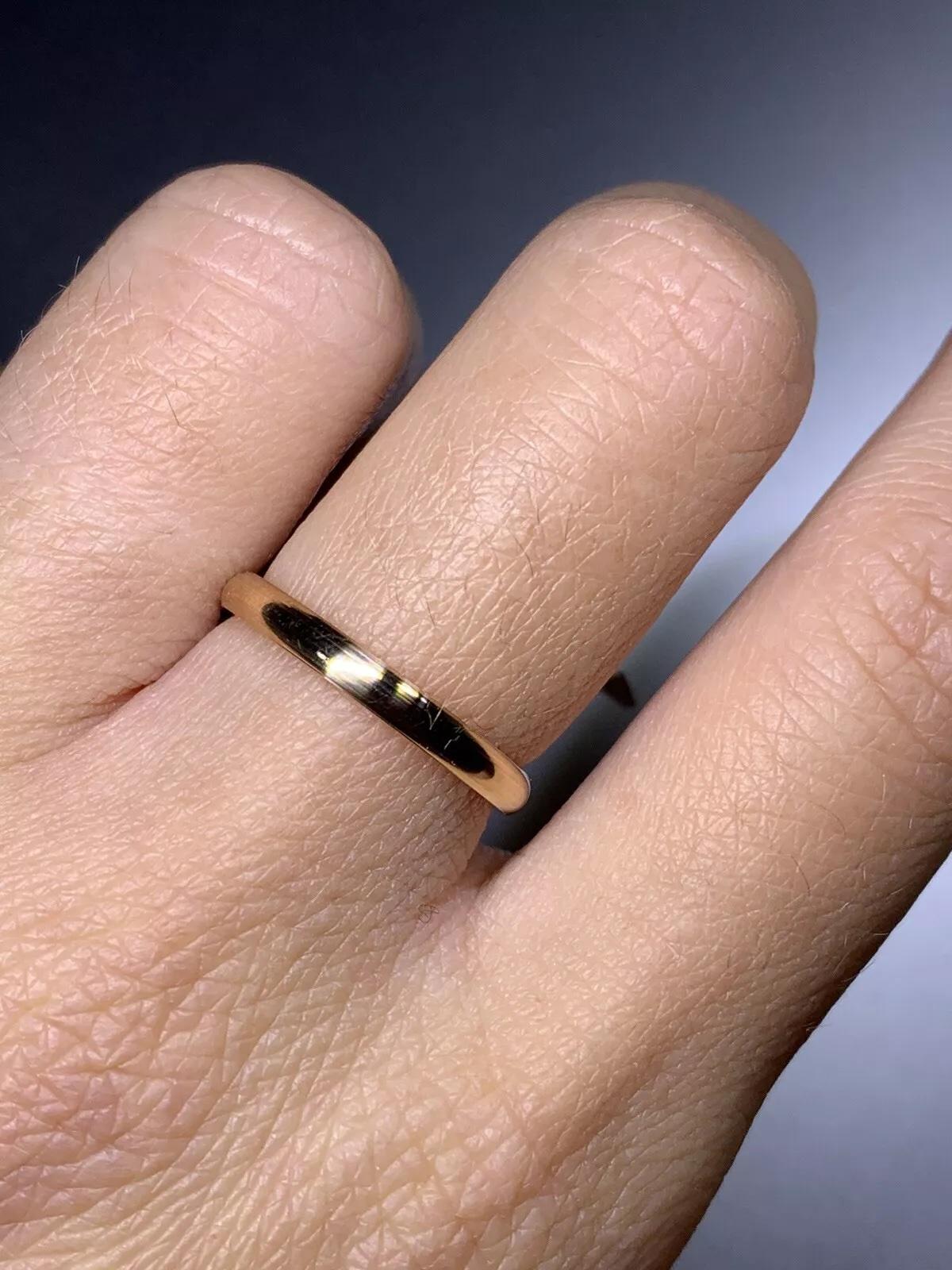 8ct Pink rose gold plain wedding band unisex. In New Condition For Sale In London, GB