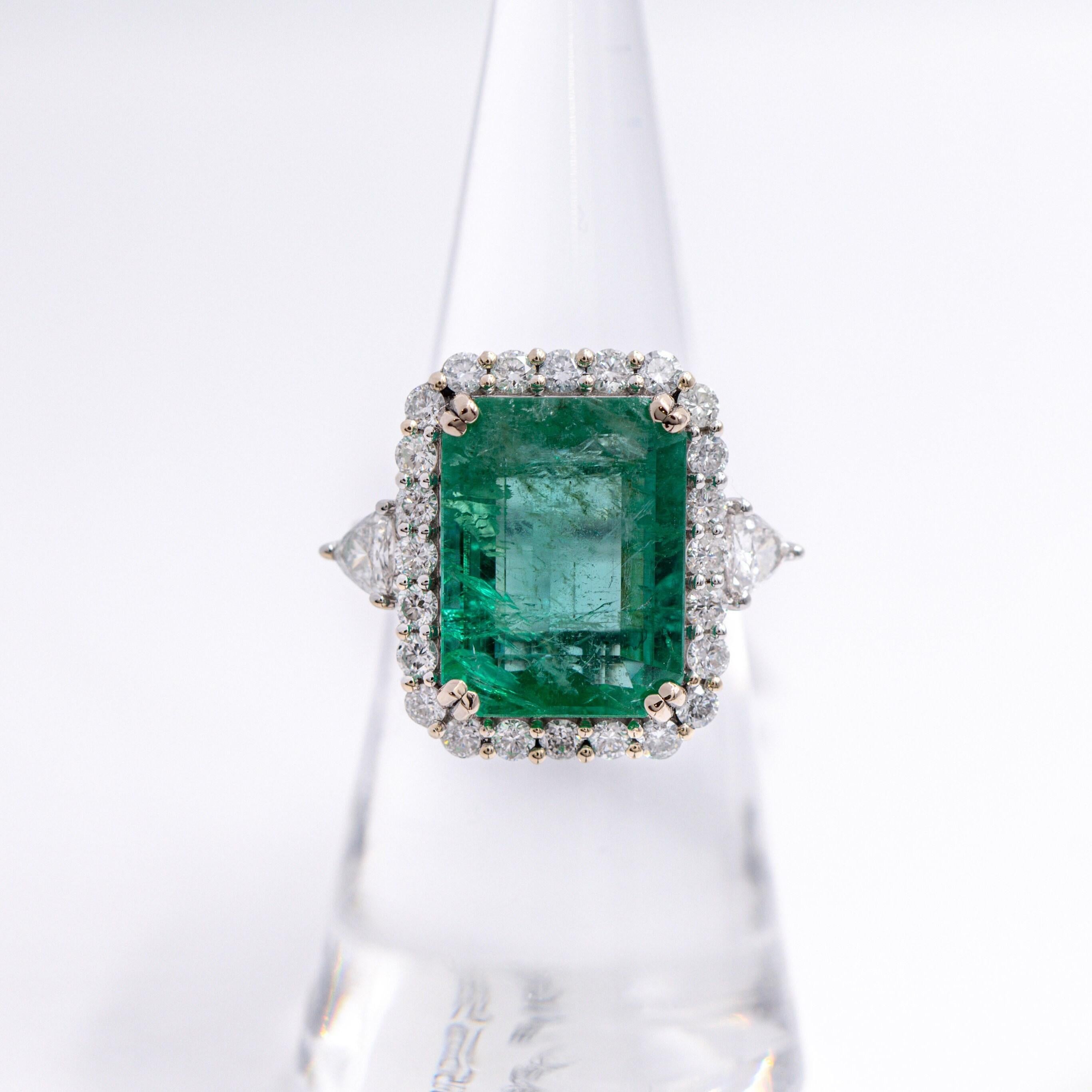 8ct Stunning Emerald Ring w Earth Mined Diamond in Solid 14K Gold EM 15x12mm In New Condition For Sale In Columbus, OH