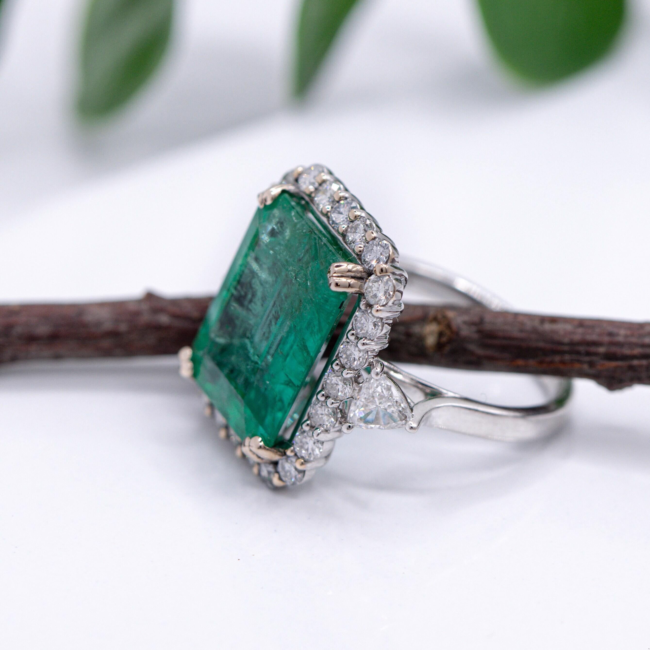 8ct Stunning Emerald Ring w Earth Mined Diamond in Solid 14K Gold EM 15x12mm For Sale 1