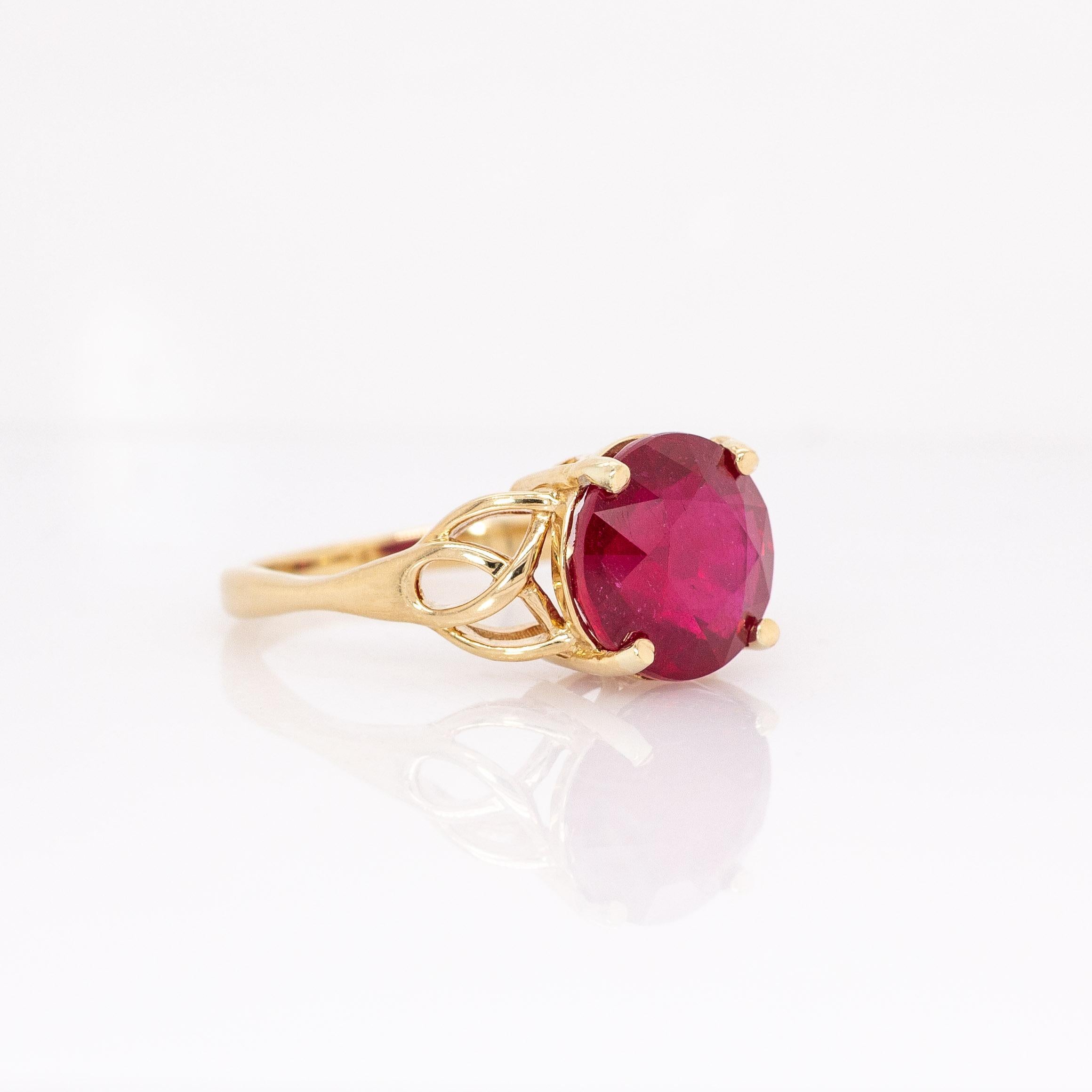 Round Cut 8cts Statement Madagascar Ruby Ring: Solid 14k Yellow Gold, Round 11mm For Sale