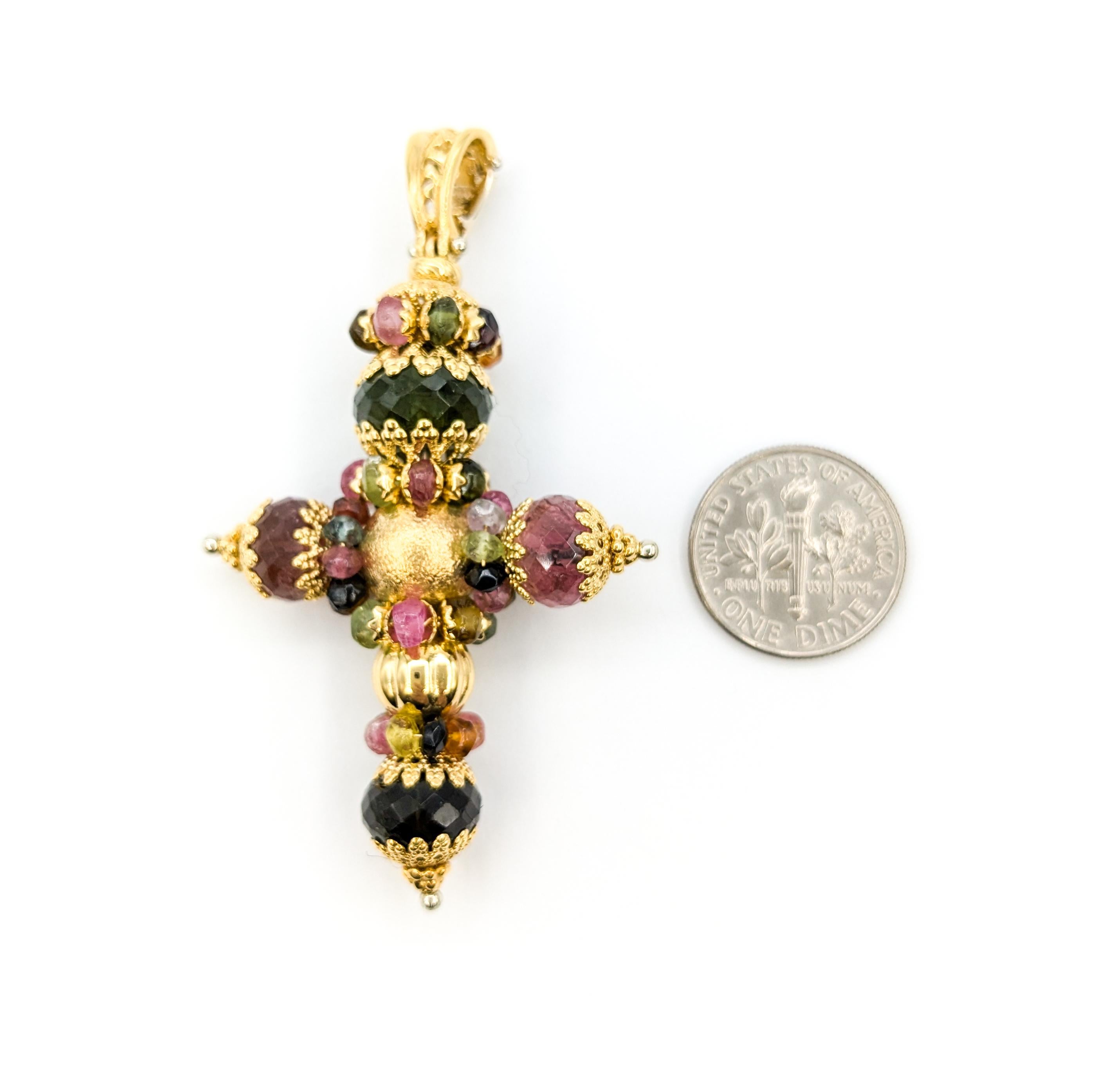 8ctw Ornate Cross Anhänger in 18kt Gelbgold (Cabochon)