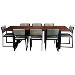 Mesa Richmond de 2 metros y 8 sillas Shaker en nogal, cuero y piel de vaca